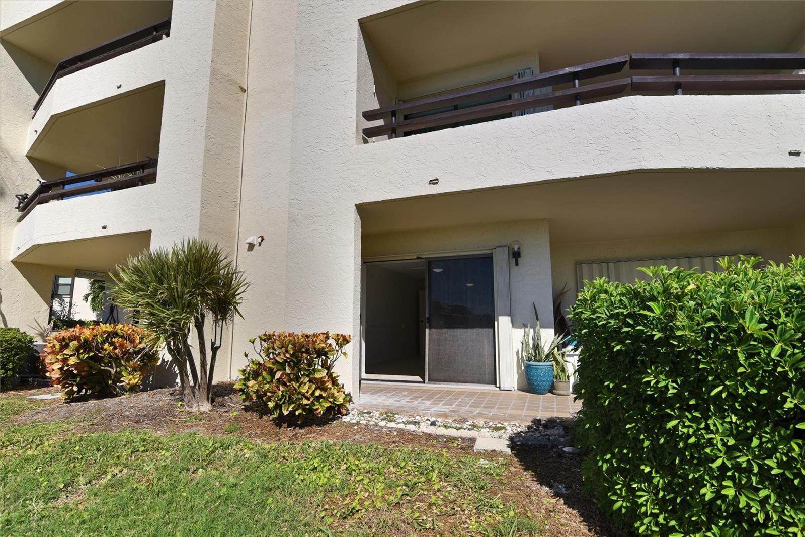 Image 6 of 36 For 126 1st Street E 209