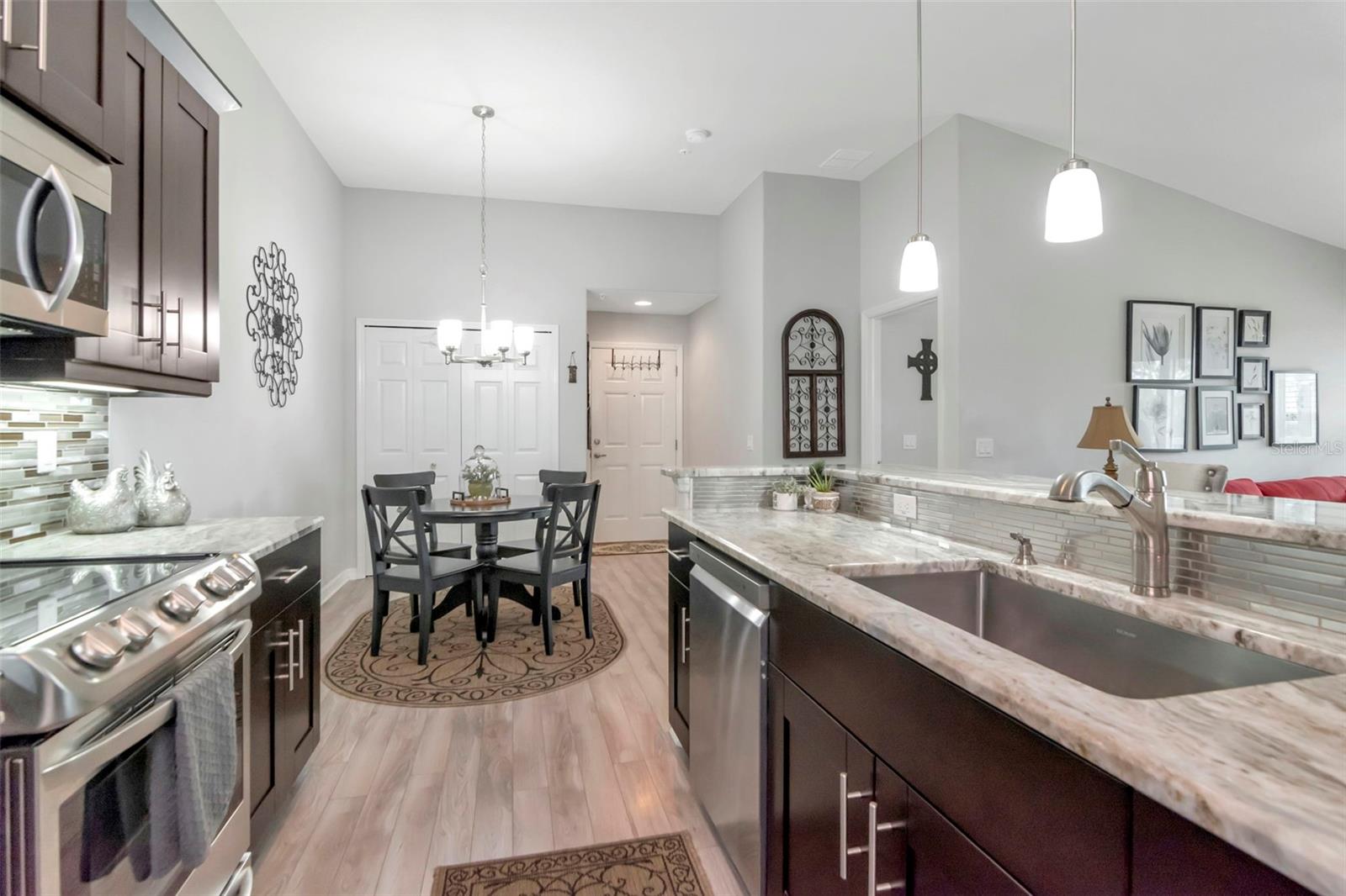 Image 15 of 83 For 6395 Banyan Boulevard 303