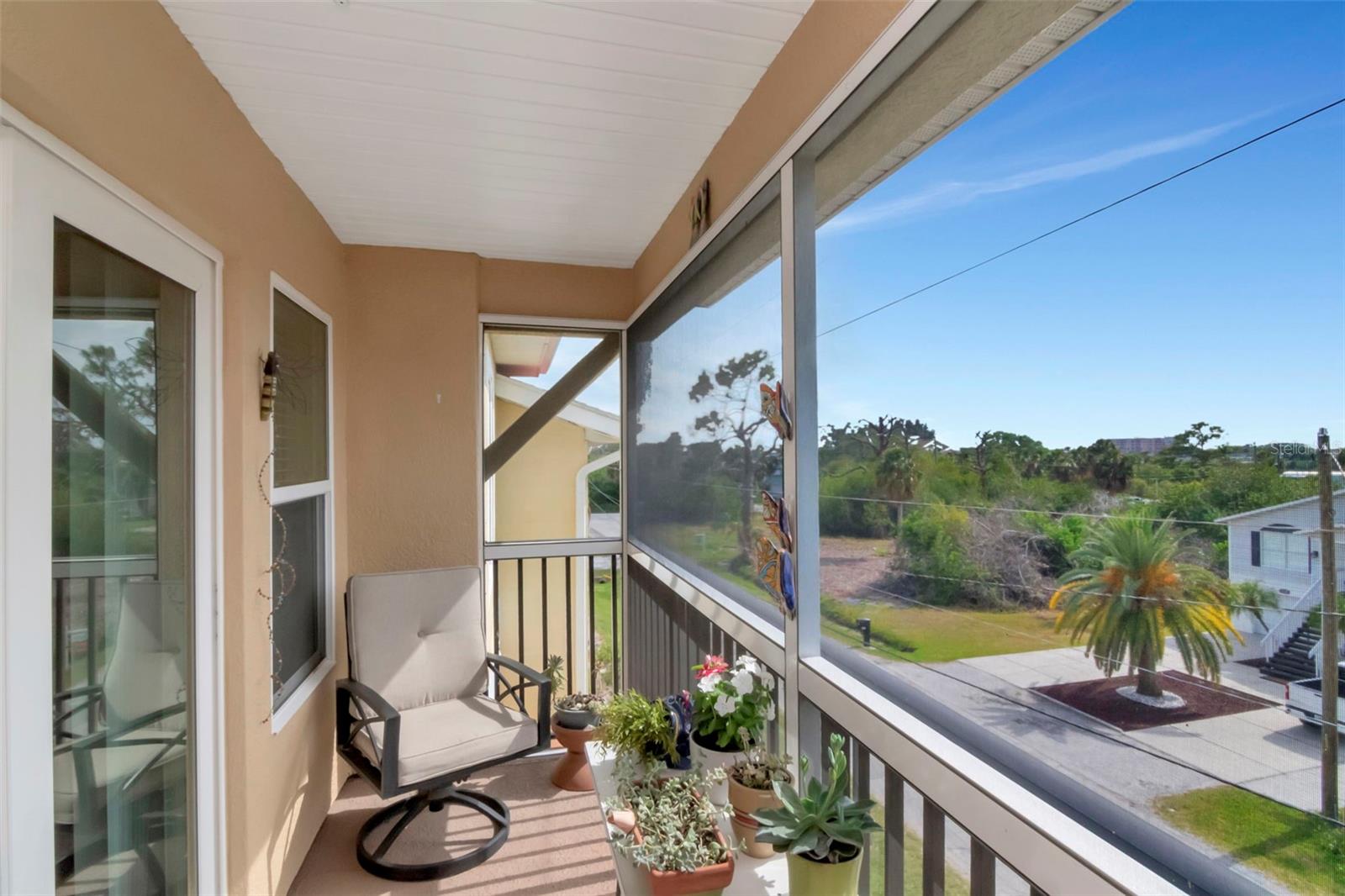 Image 39 of 83 For 6395 Banyan Boulevard 303