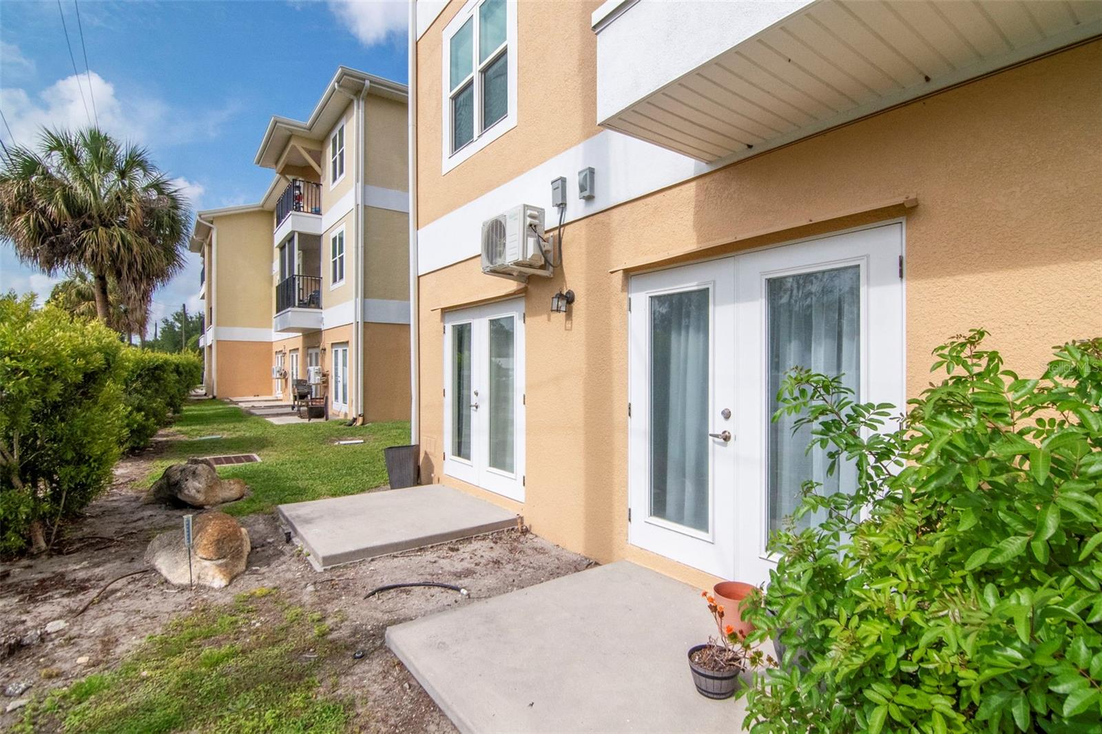 Image 44 of 83 For 6395 Banyan Boulevard 303