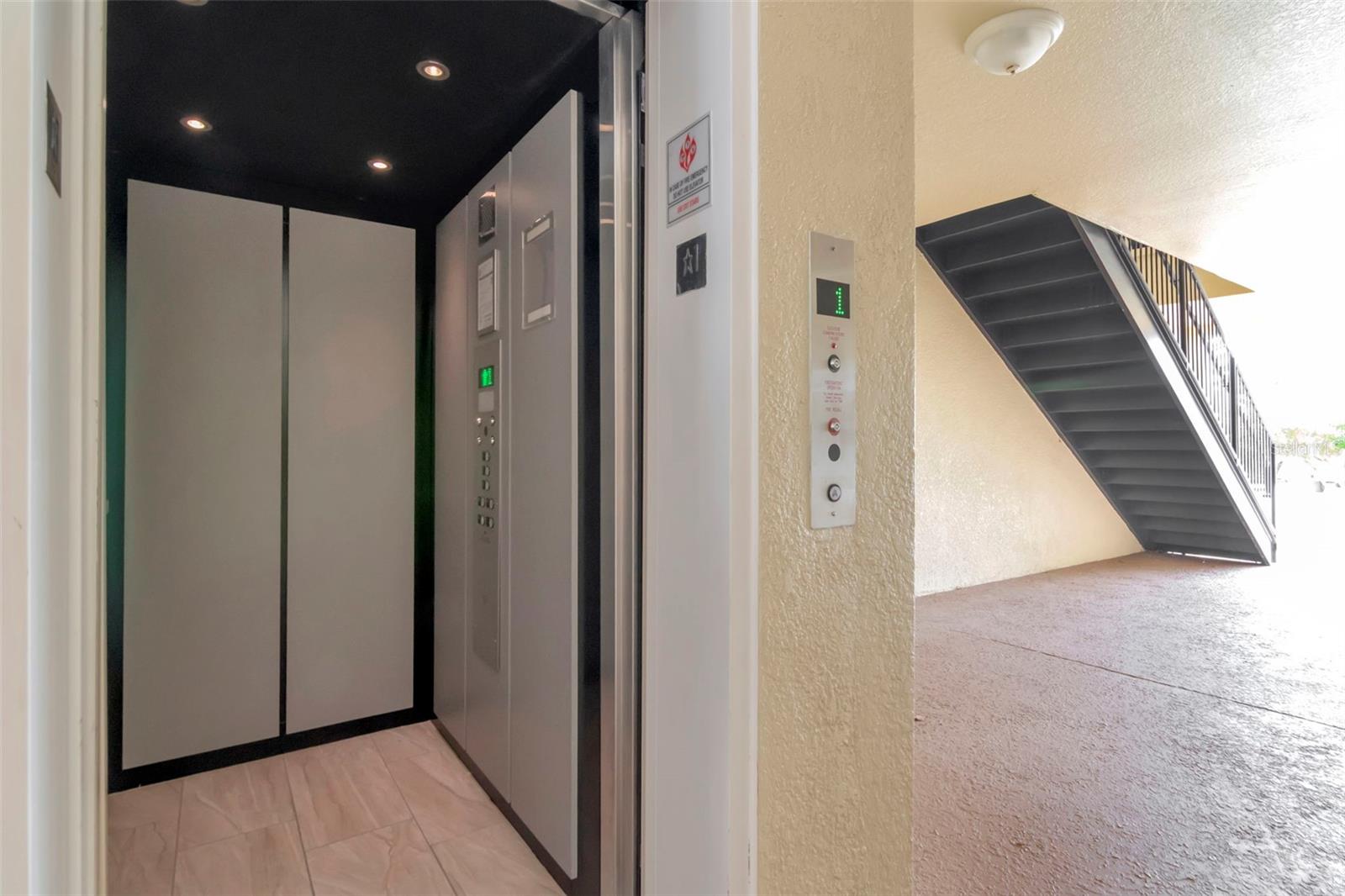 Image 7 of 83 For 6395 Banyan Boulevard 303