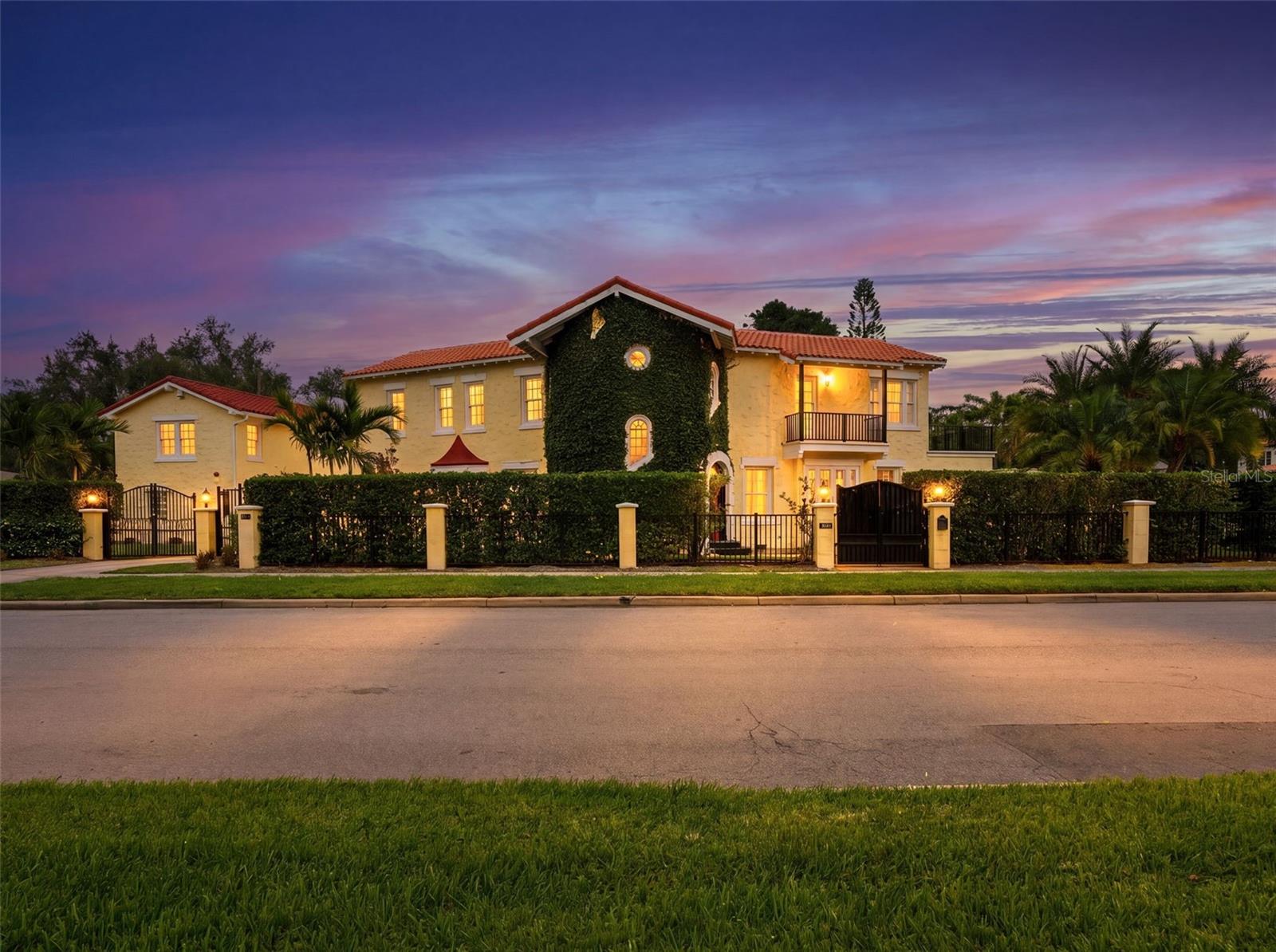 Image 2 of 69 For 190 Bosphorous Avenue