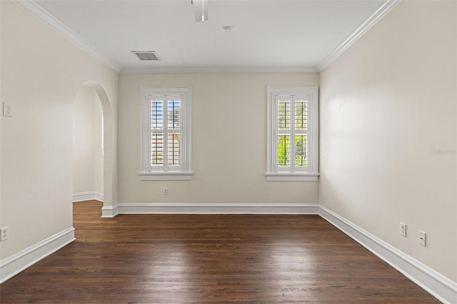 Image 45 of 69 For 190 Bosphorous Avenue