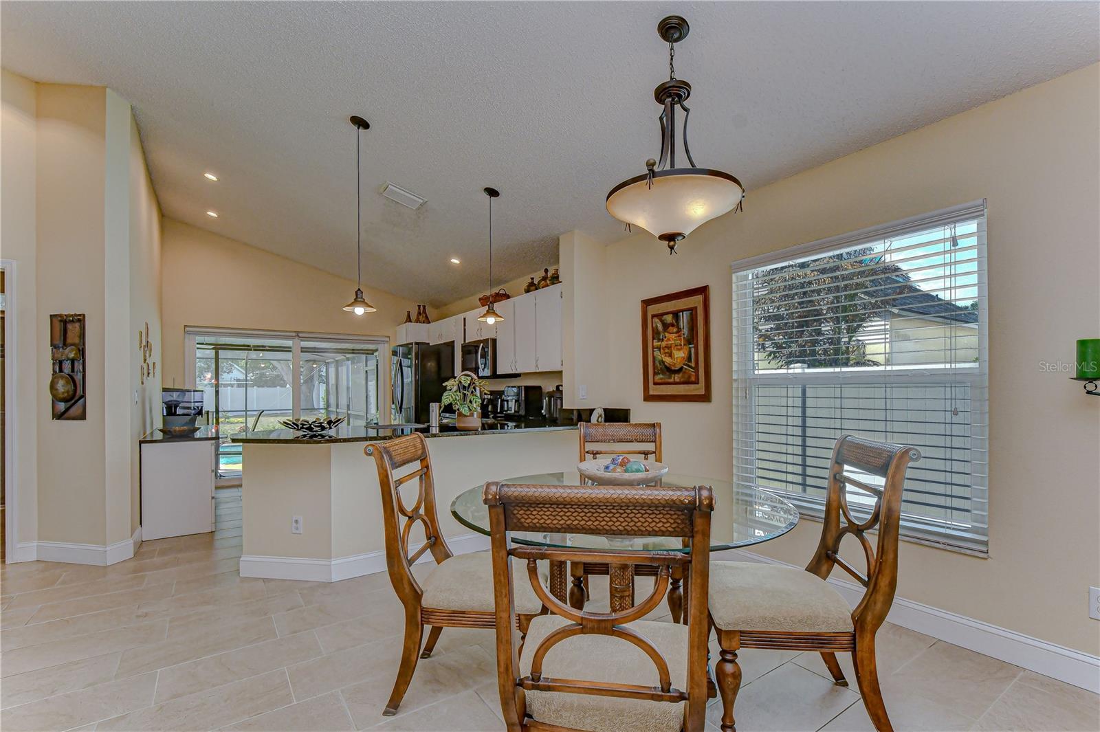Listing photo id 5 for 1721 Tropicana Way