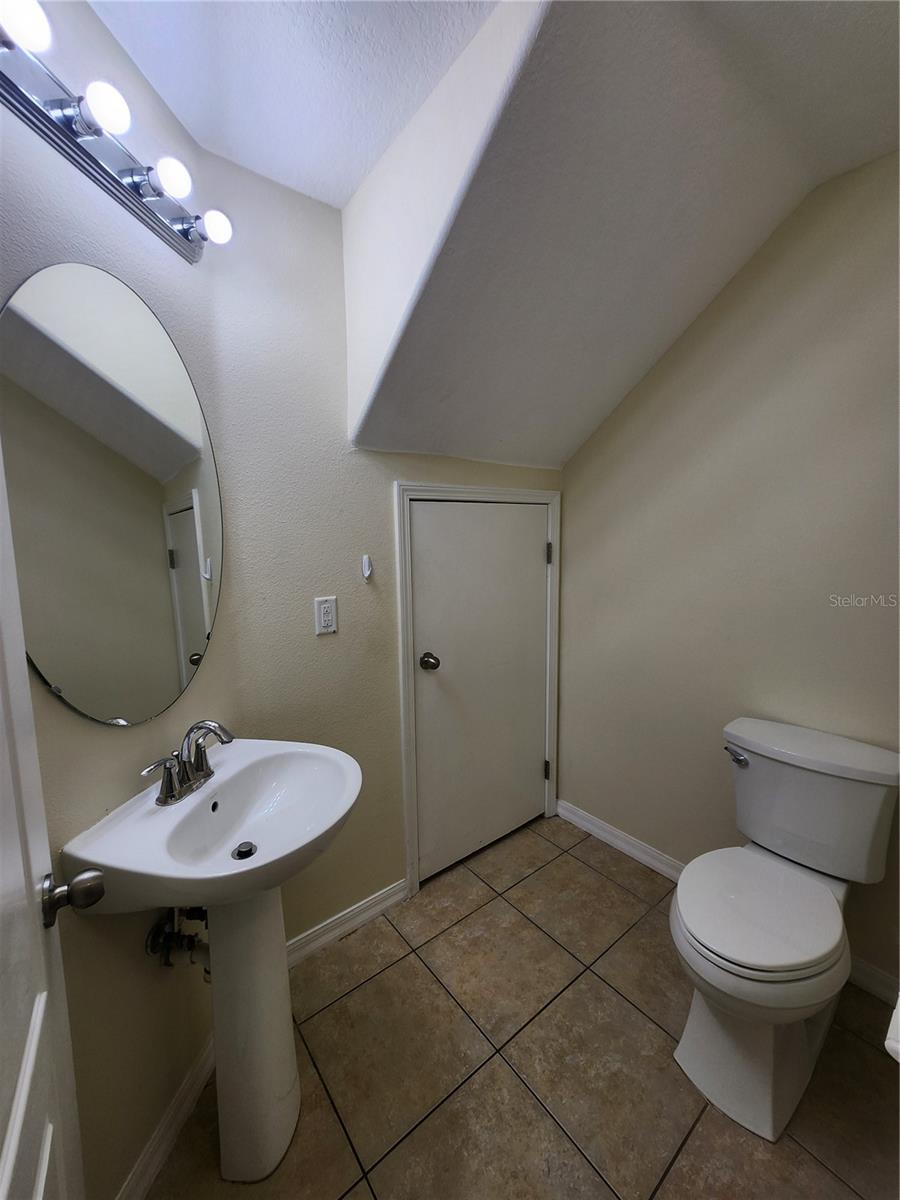 Image 11 of 25 For 10932 Keys Gate Drive