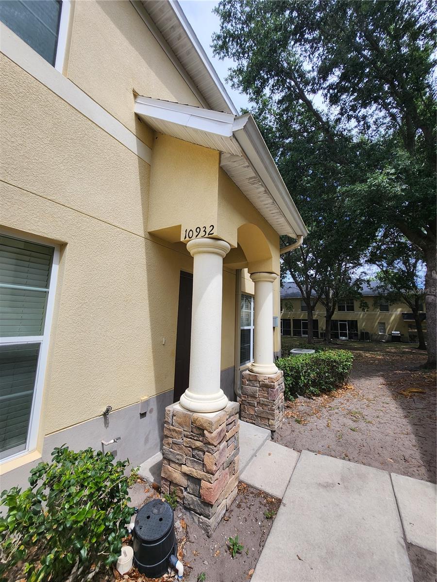 Image 2 of 25 For 10932 Keys Gate Drive