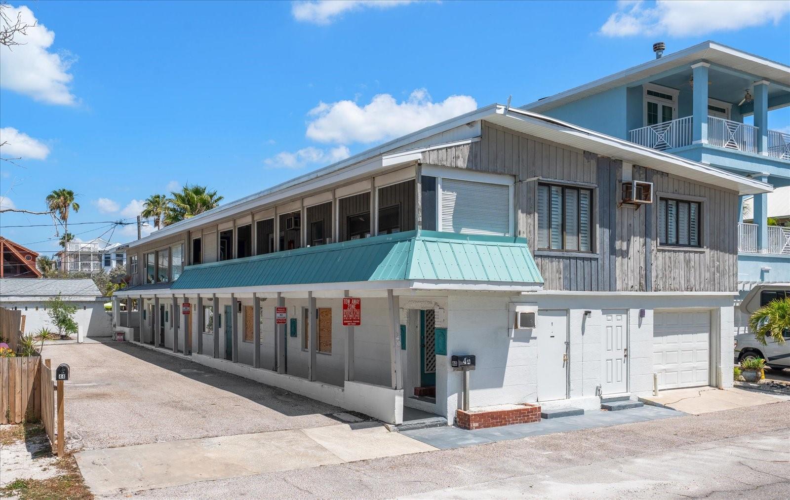 Listing photo id 0 for 40 77th Avenue