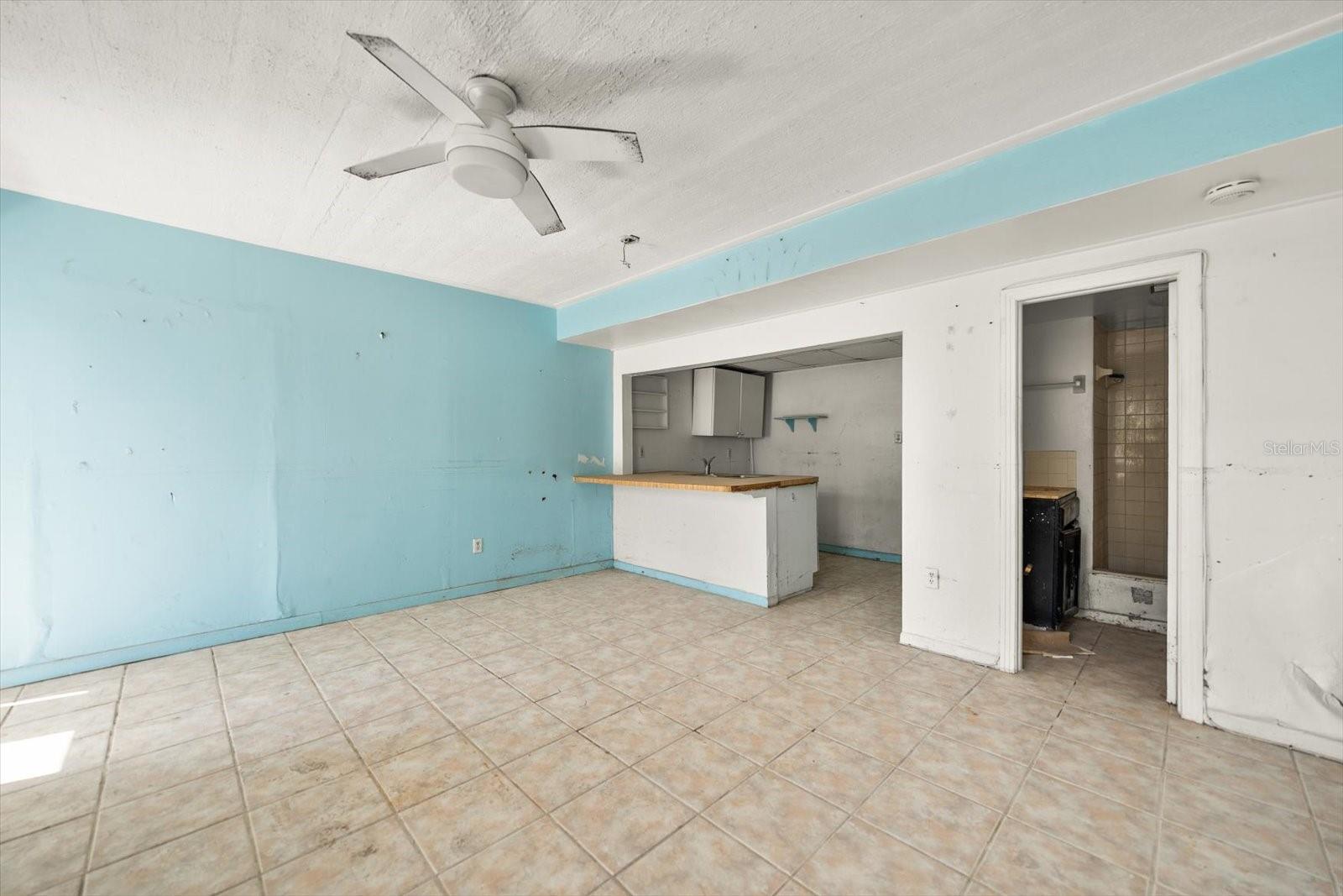 Listing photo id 40 for 40 77th Avenue