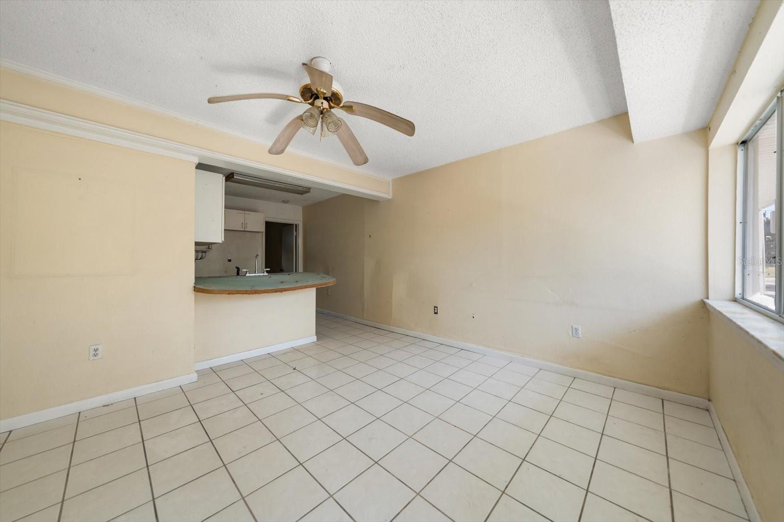 Listing photo id 51 for 40 77th Avenue