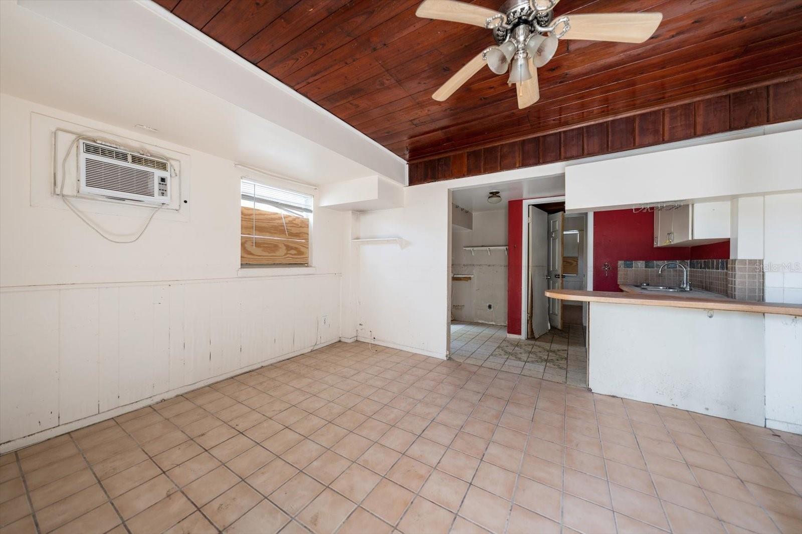 Listing photo id 57 for 40 77th Avenue