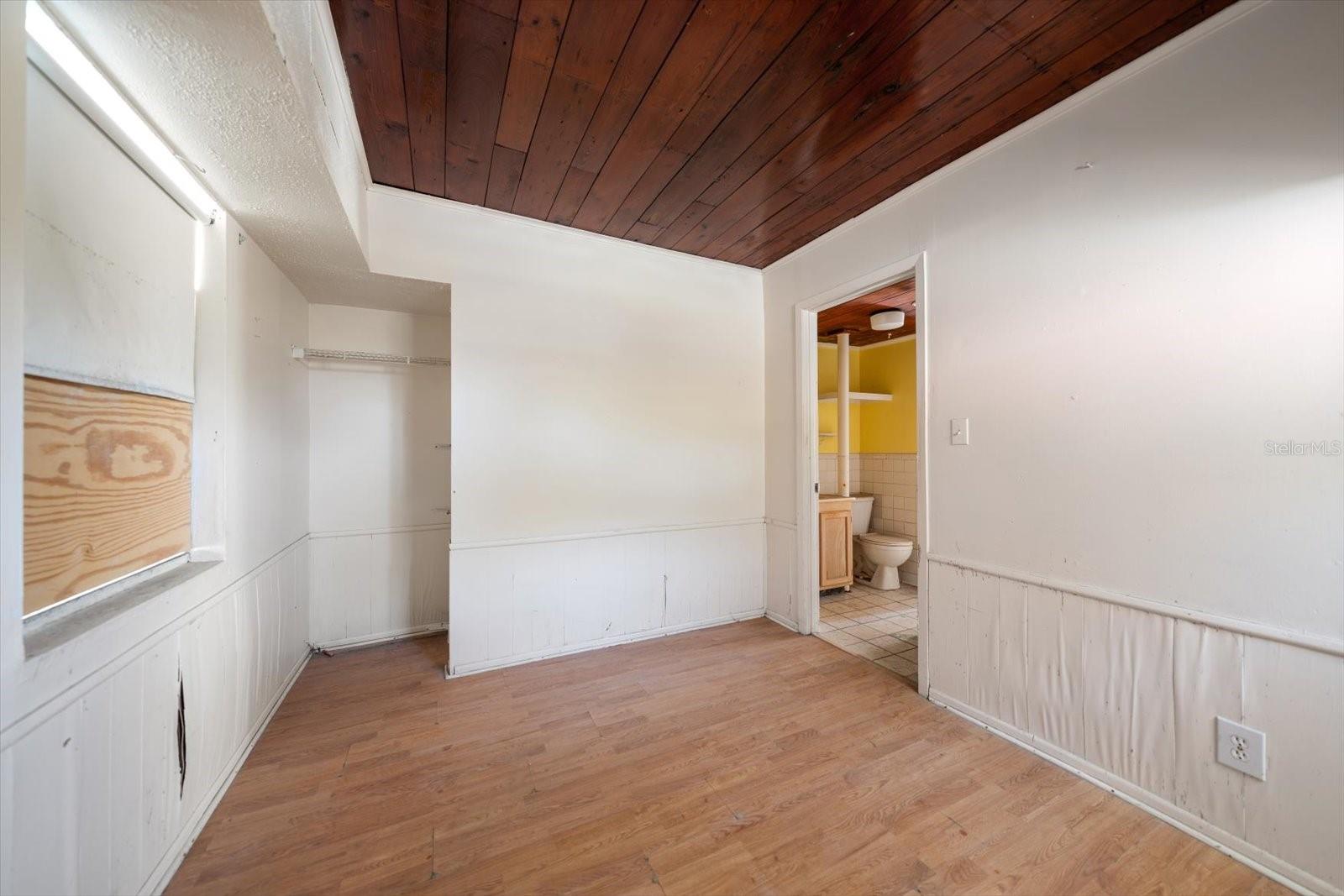 Listing photo id 59 for 40 77th Avenue