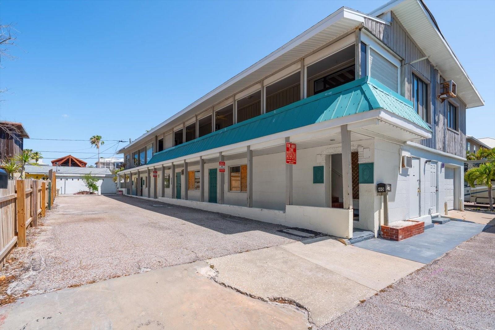 Listing photo id 61 for 40 77th Avenue