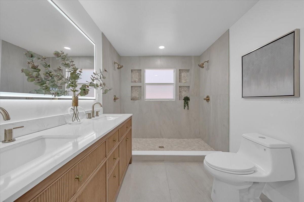 Image 12 of 65 For 1110 12th Street N