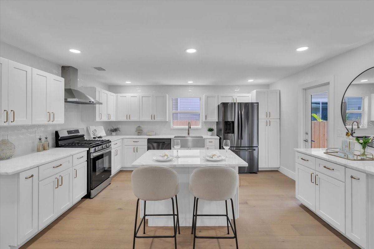 Image 3 of 65 For 1110 12th Street N