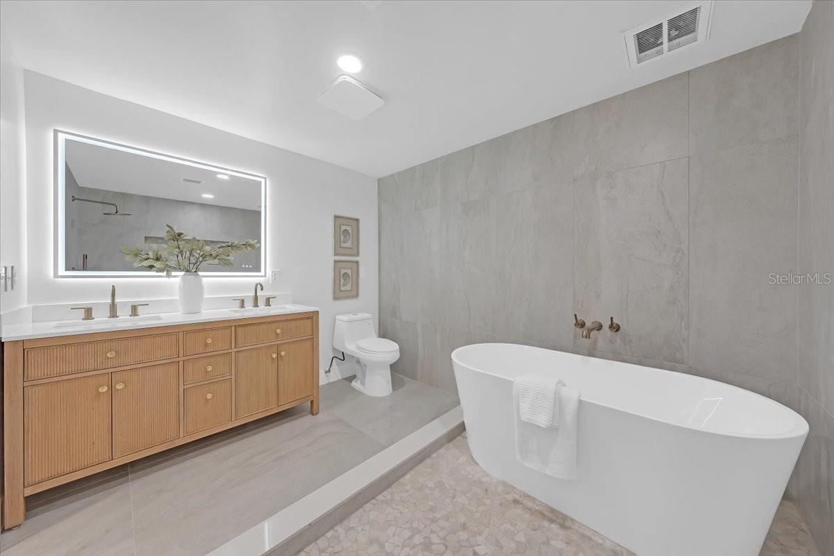 Image 4 of 65 For 1110 12th Street N