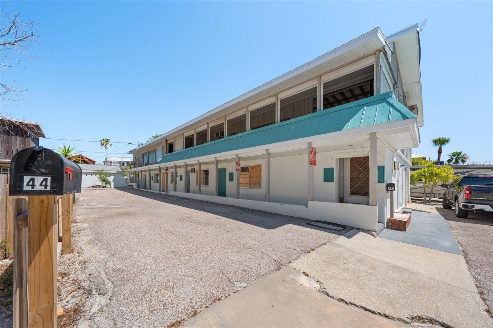 Listing photo id 0 for 40 77th Avenue