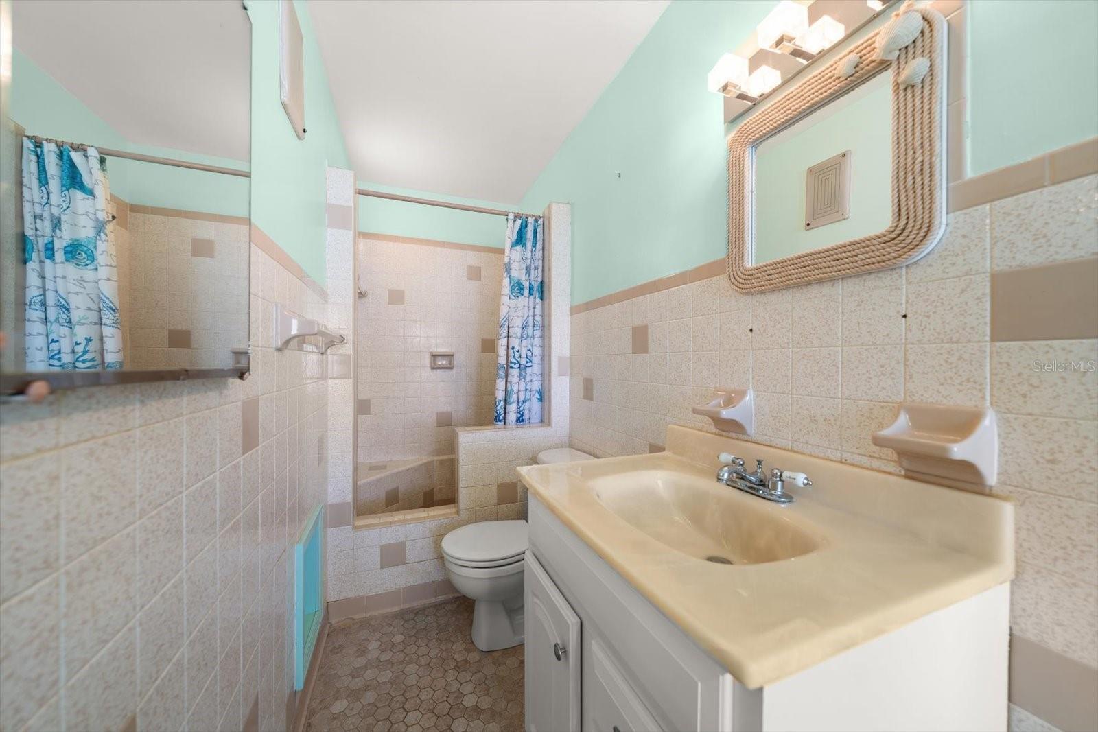 Listing photo id 30 for 40 77th Avenue