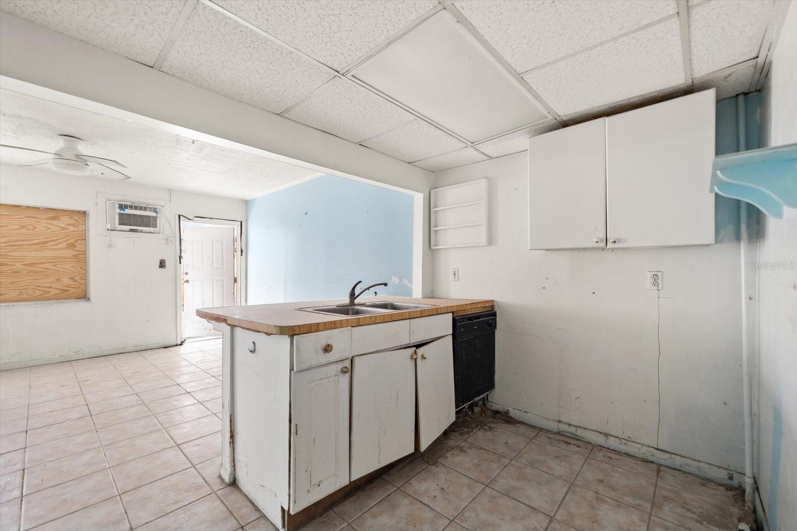 Listing photo id 42 for 40 77th Avenue