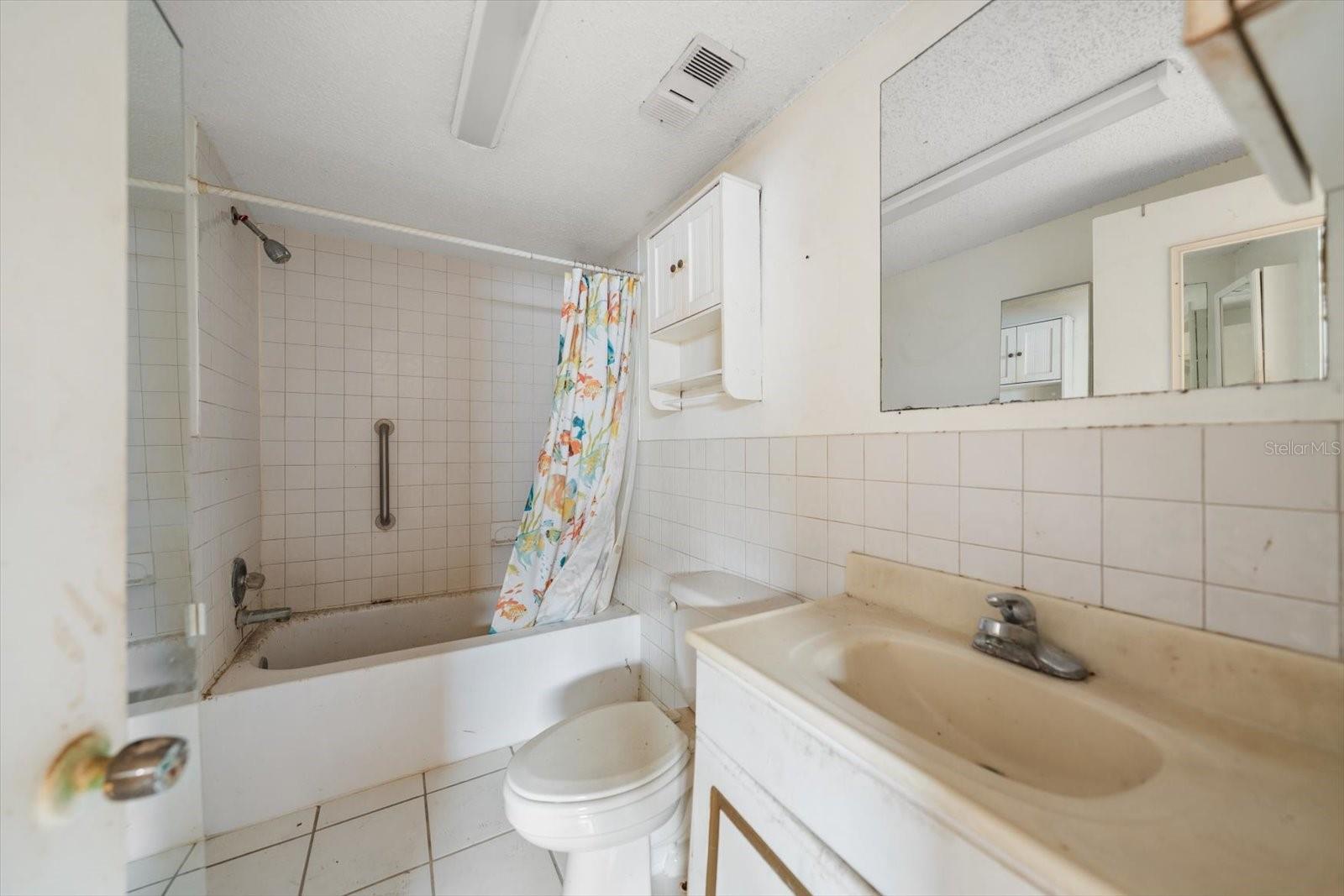 Listing photo id 54 for 40 77th Avenue