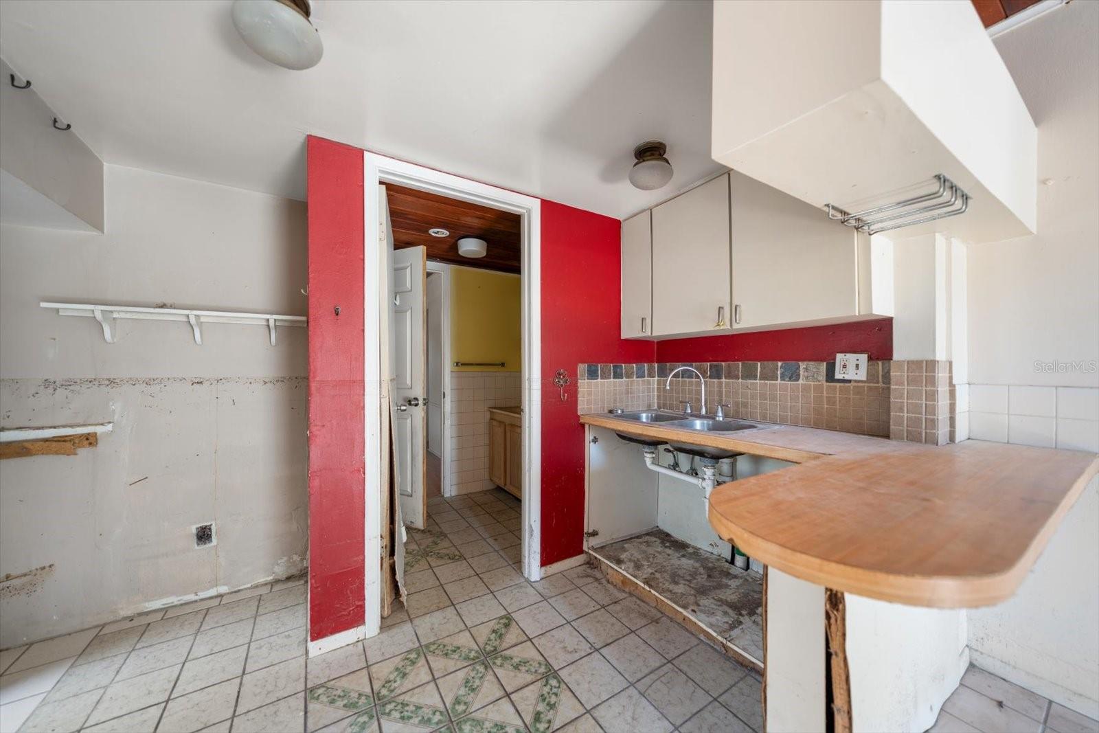 Listing photo id 58 for 40 77th Avenue