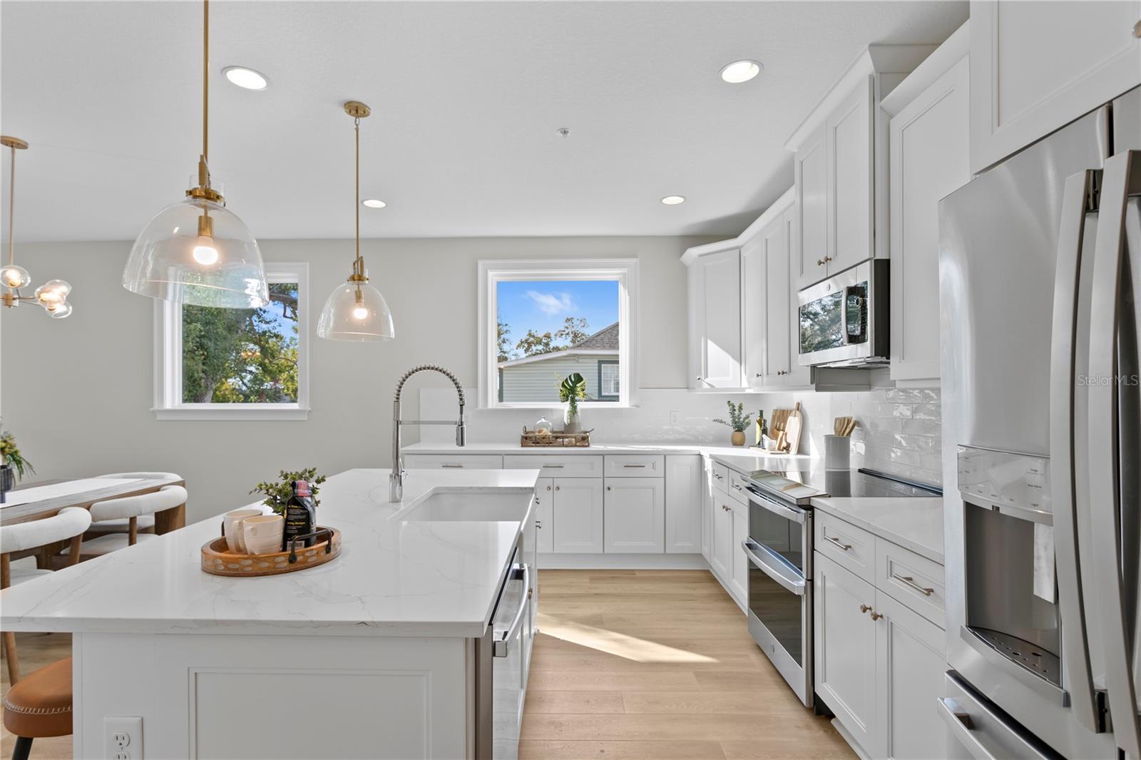 Image 14 of 40 For 208 Frances Avenue 3