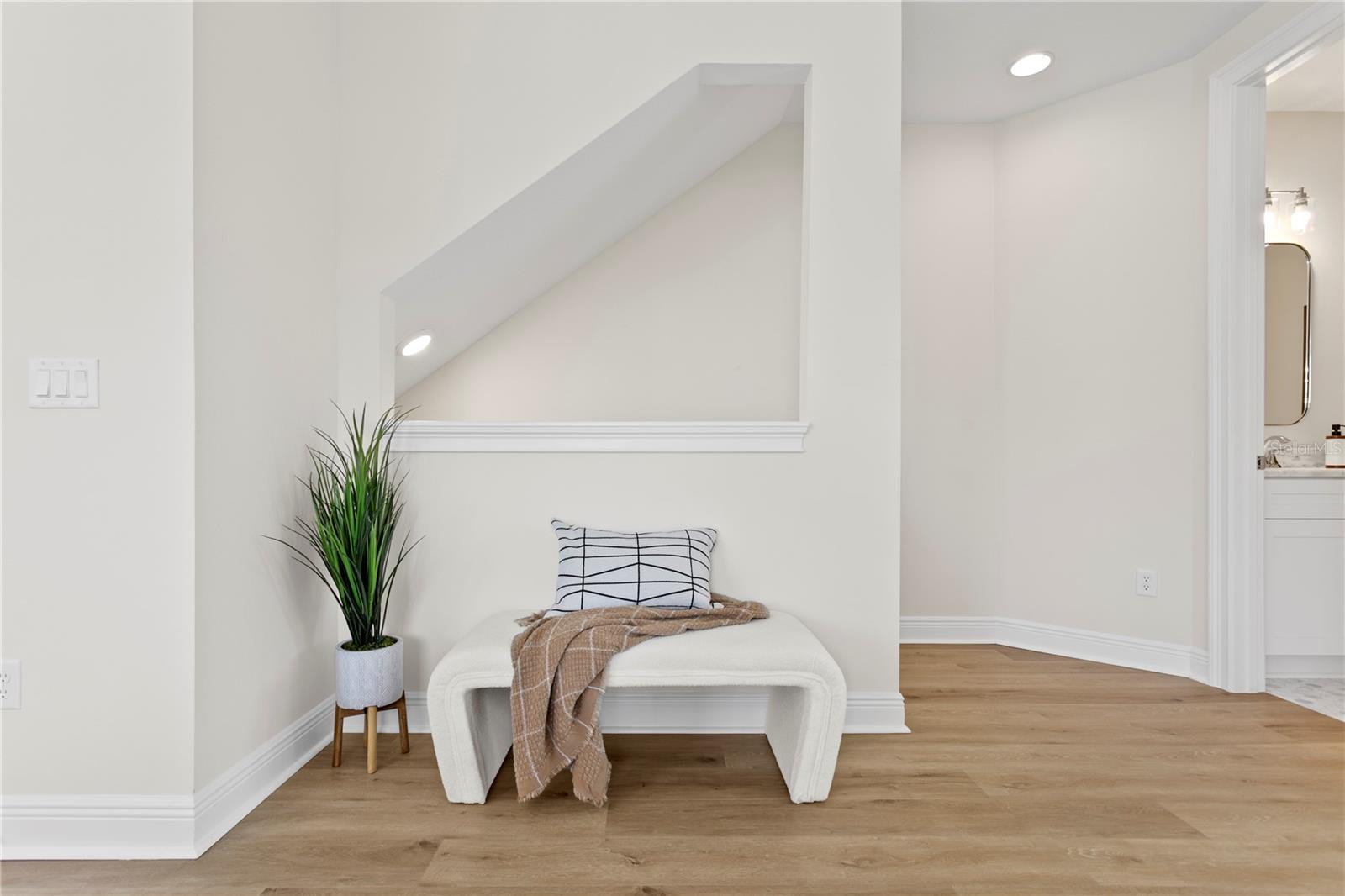 Image 23 of 40 For 208 Frances Avenue 3