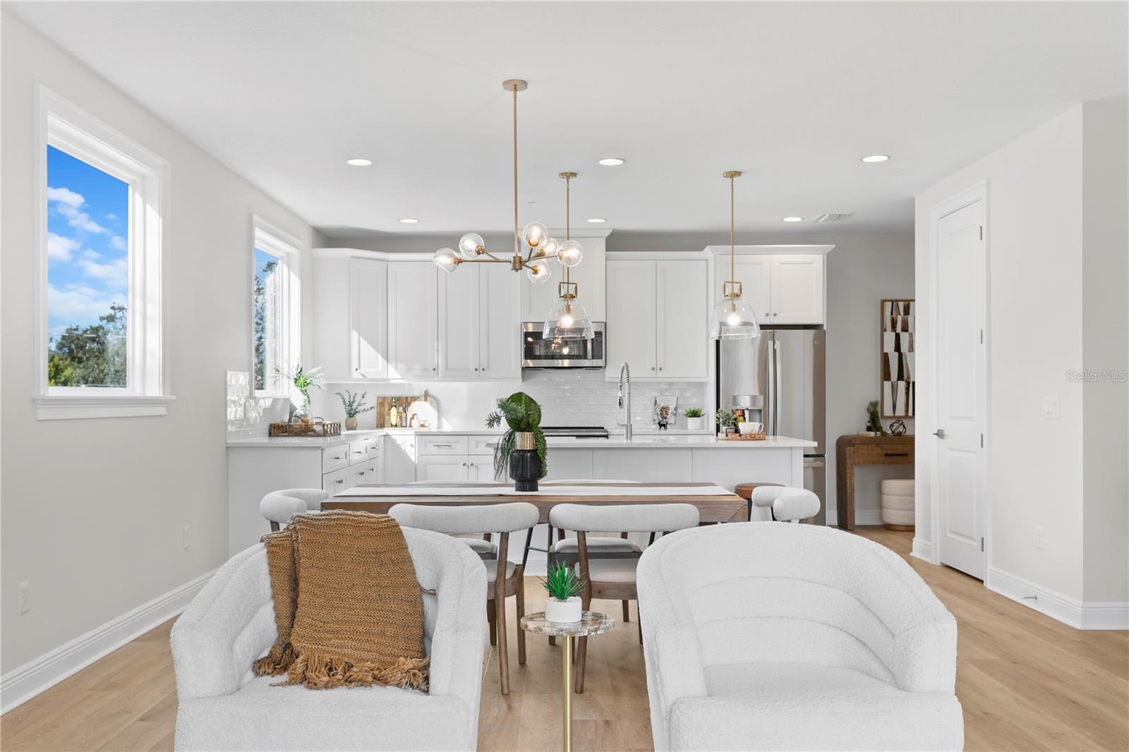 Image 9 of 40 For 208 Frances Avenue 3