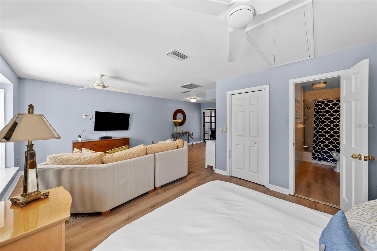 Image 56 of 68 For 5009 Elberon Street