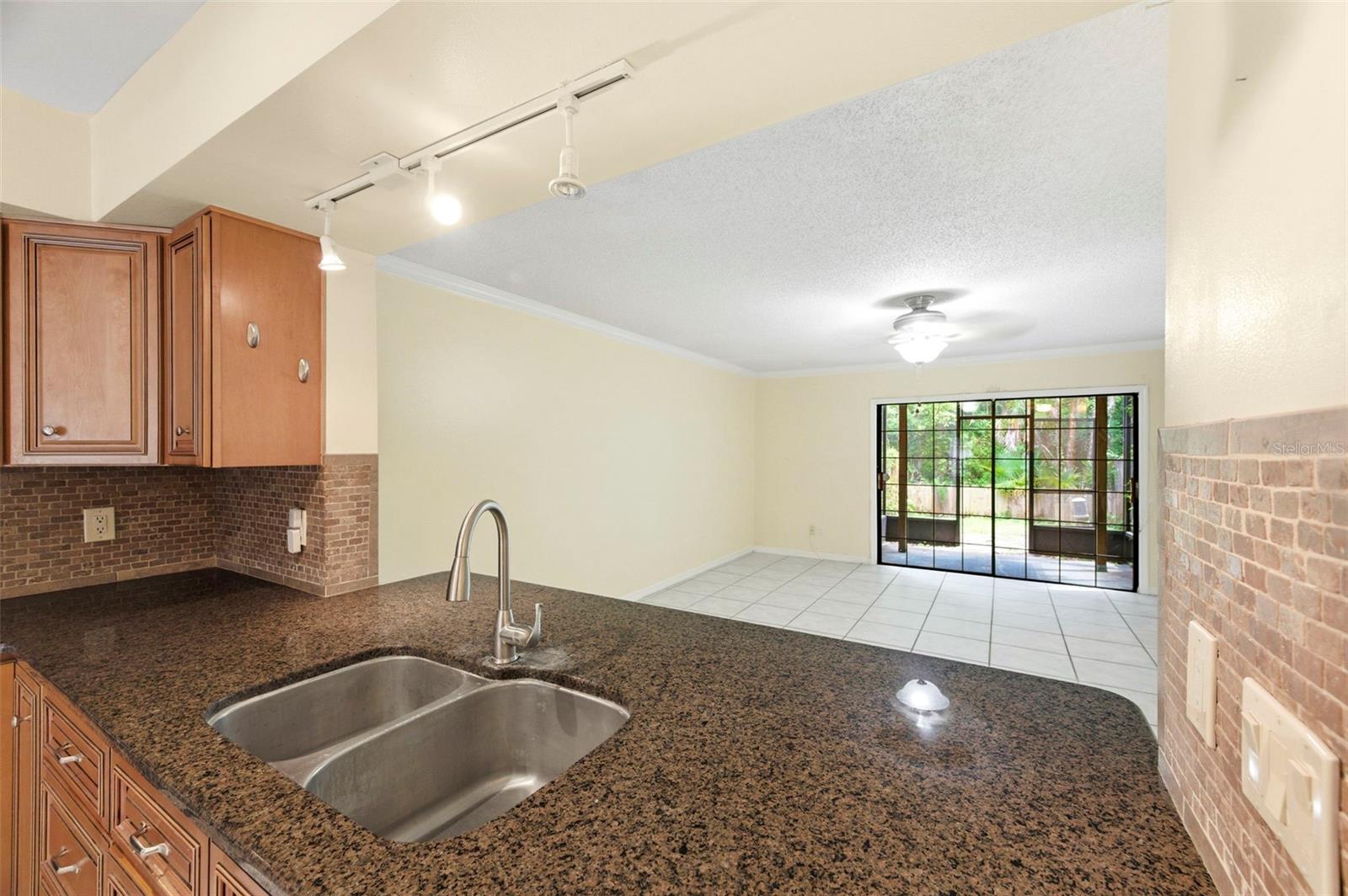 Image 14 of 42 For 4012 Huxford Court