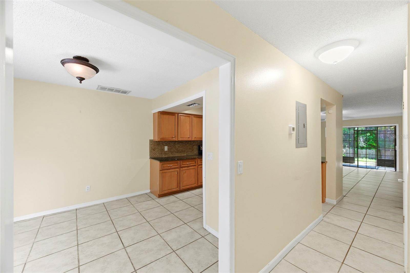 Image 8 of 42 For 4012 Huxford Court