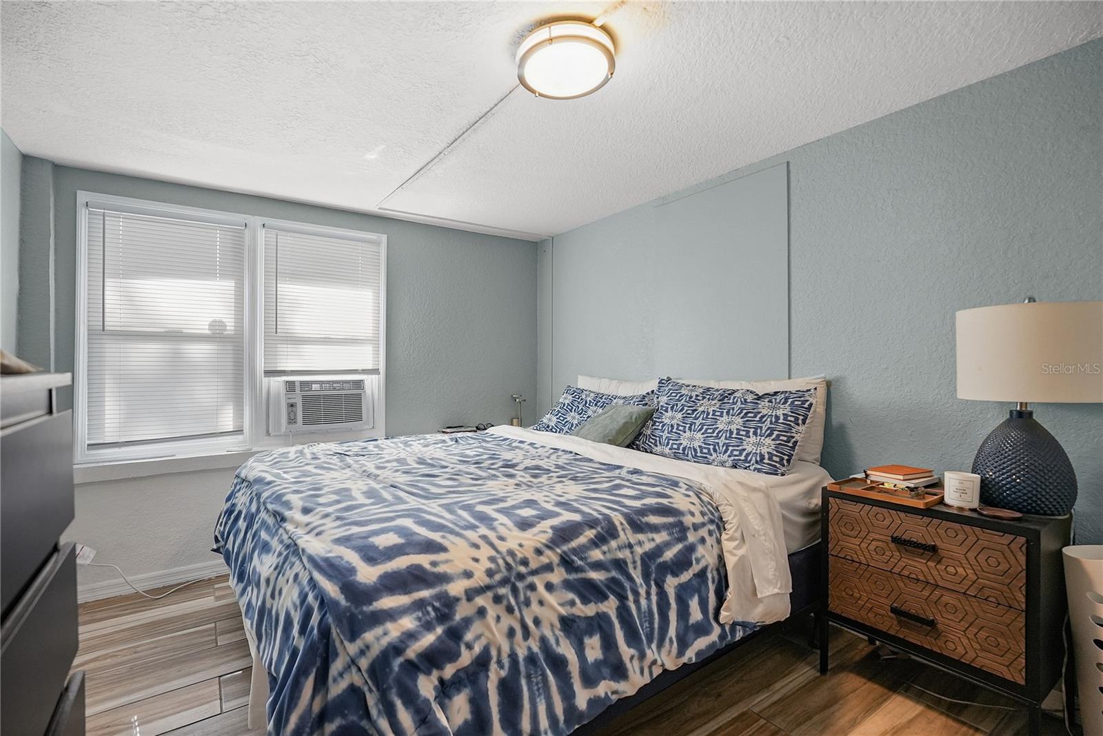 Image 31 of 44 For 3027 Burlington Avenue N