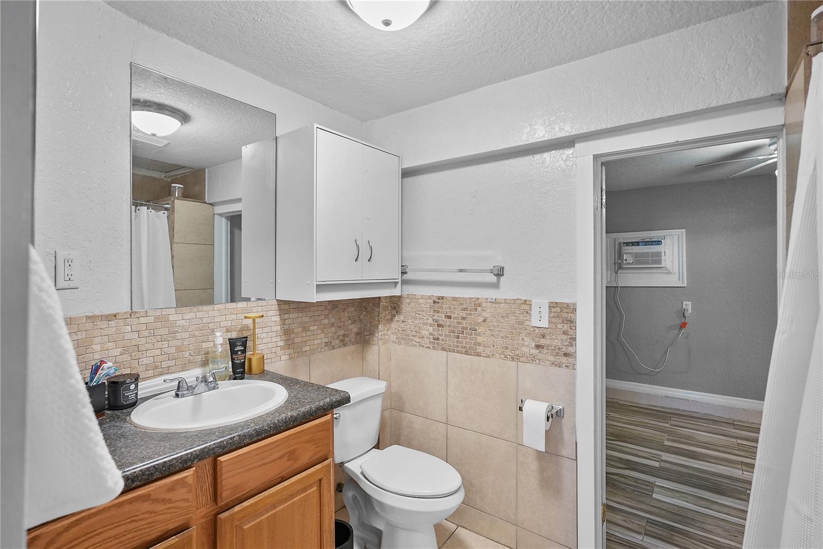 Image 33 of 44 For 3027 Burlington Avenue N