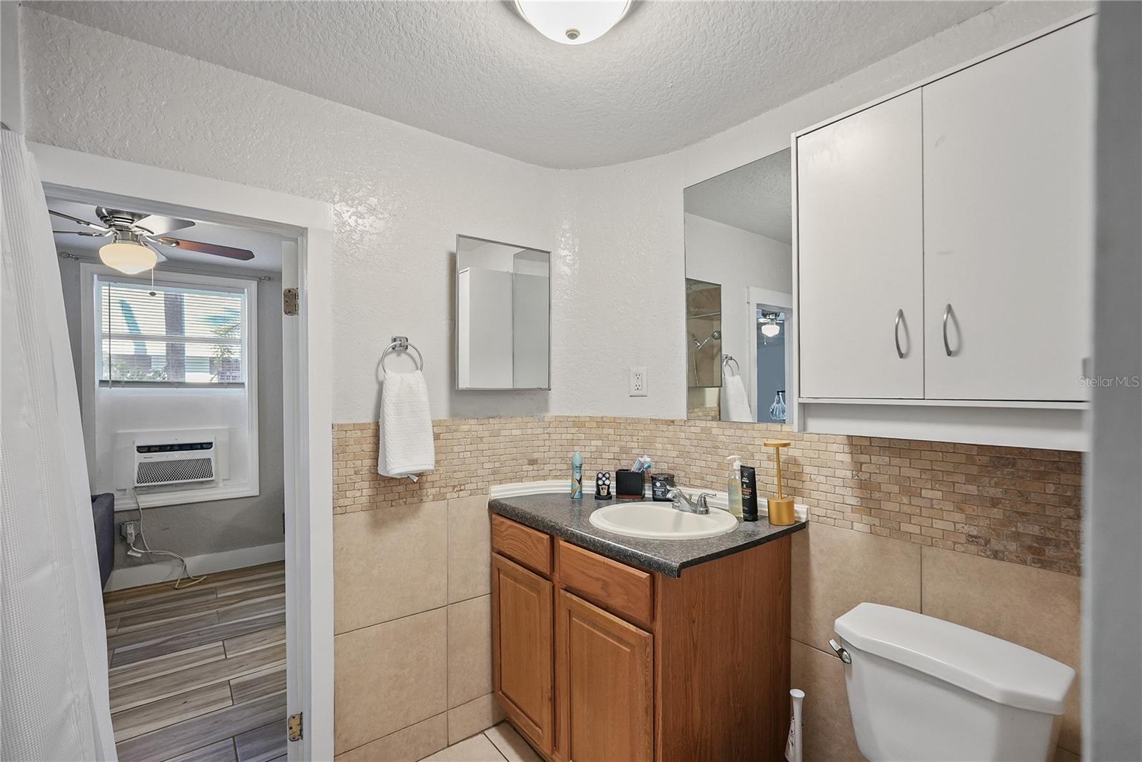 Image 35 of 44 For 3027 Burlington Avenue N