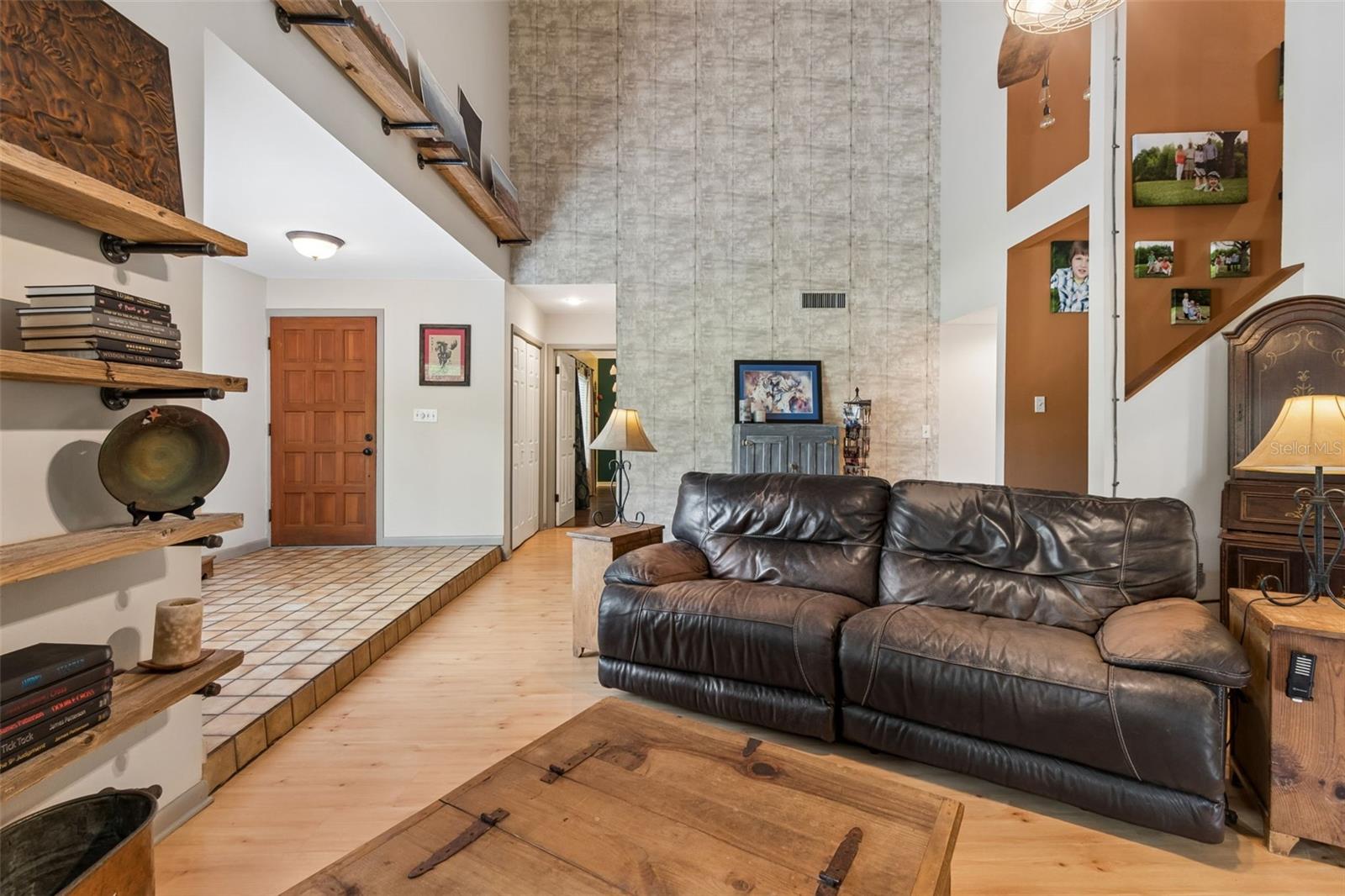 Image 17 of 73 For 2525 Victarra Circle