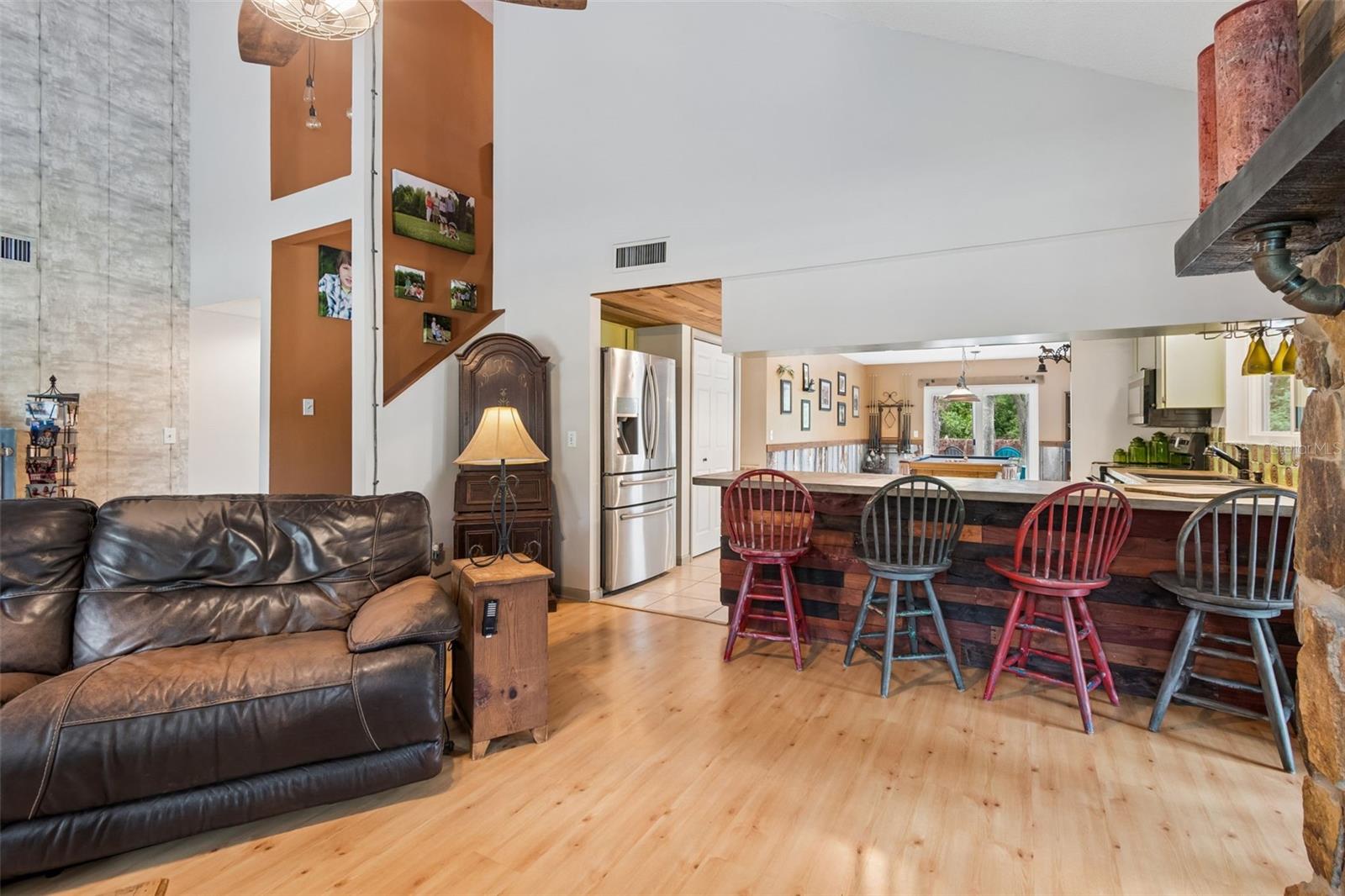 Image 18 of 73 For 2525 Victarra Circle