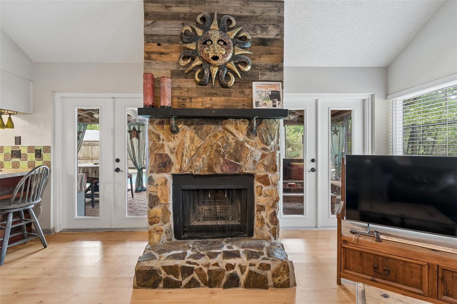 Image 19 of 73 For 2525 Victarra Circle