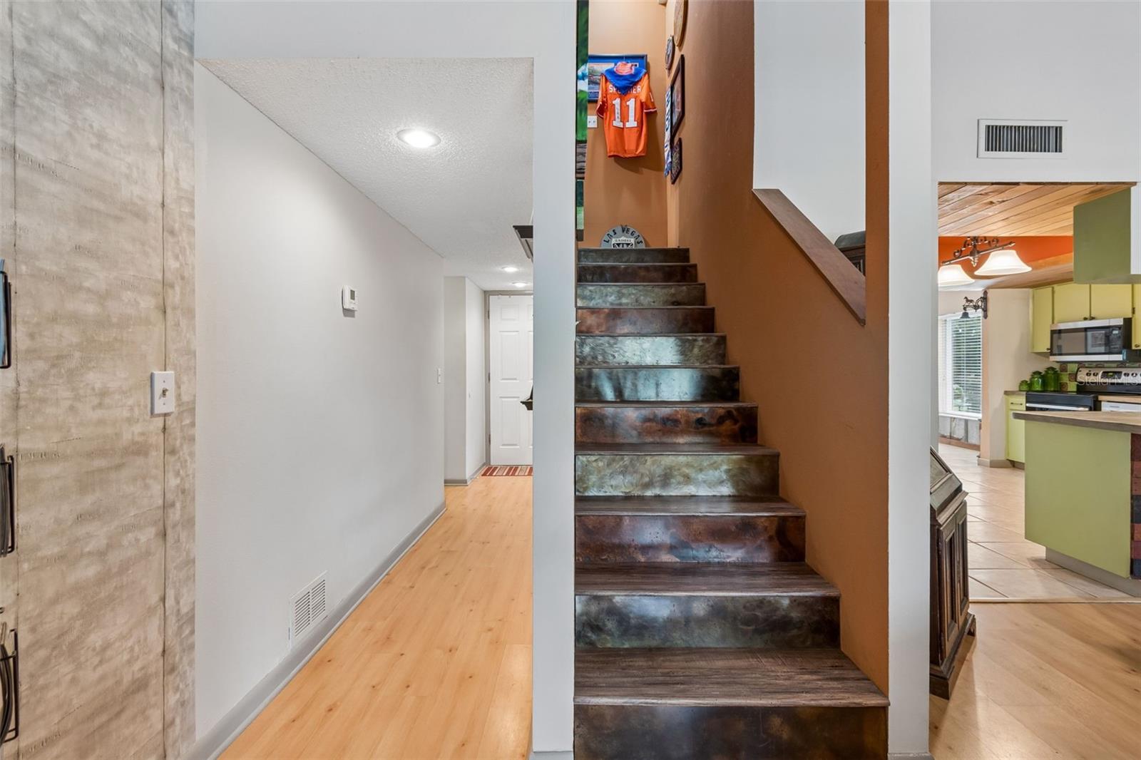 Image 20 of 73 For 2525 Victarra Circle