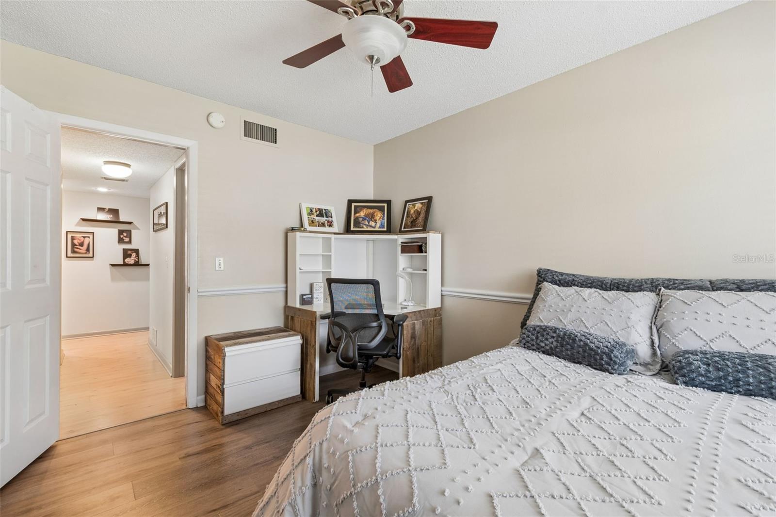 Image 23 of 73 For 2525 Victarra Circle