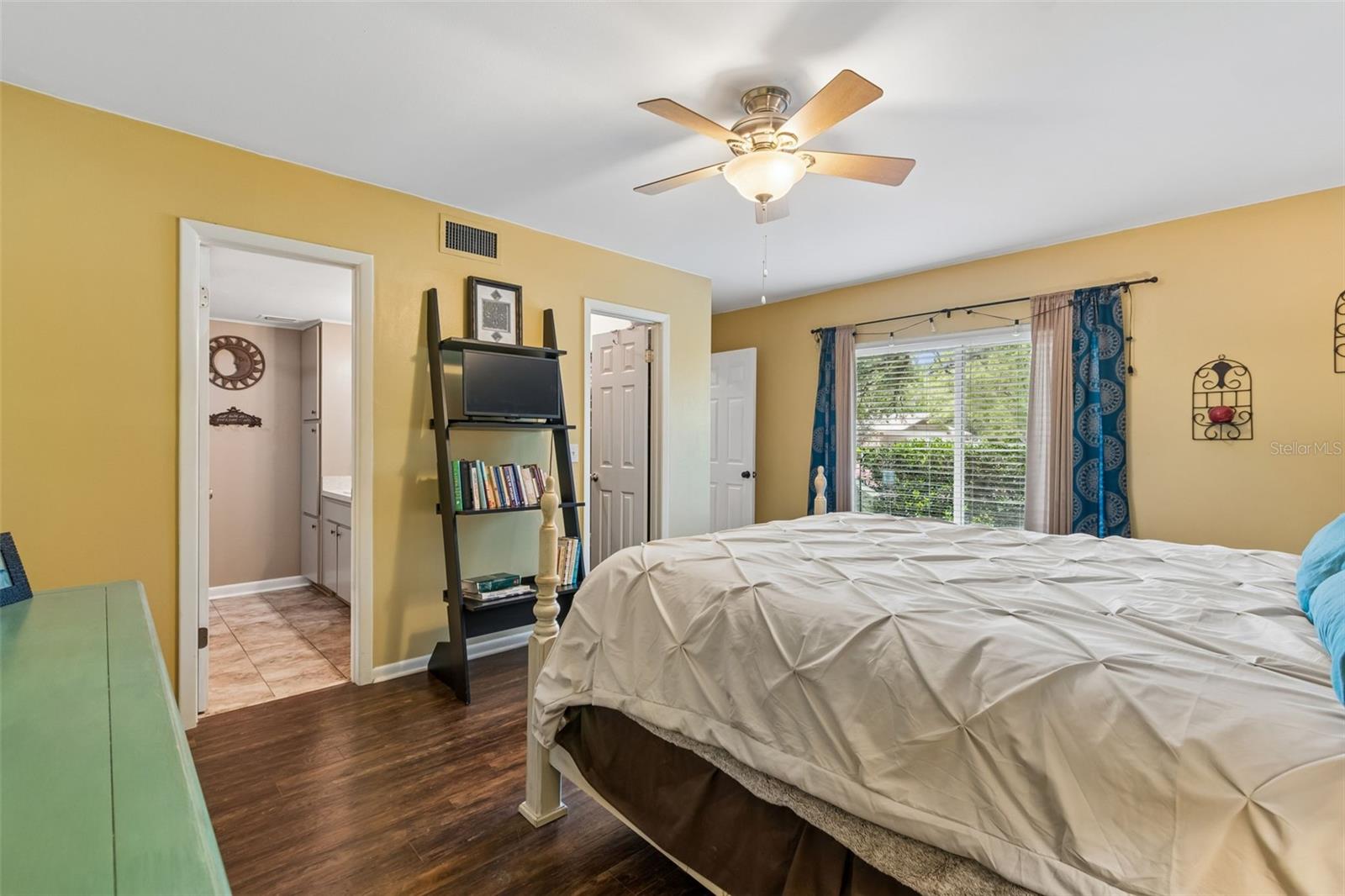 Image 25 of 73 For 2525 Victarra Circle