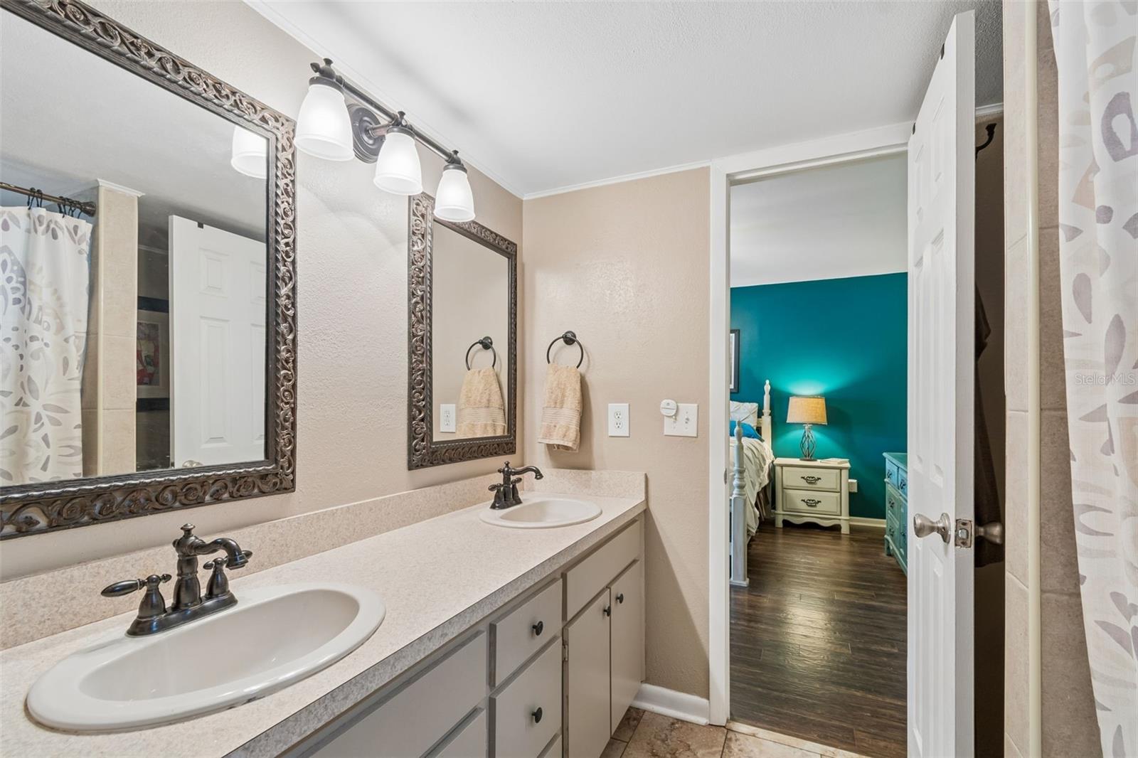 Image 29 of 73 For 2525 Victarra Circle