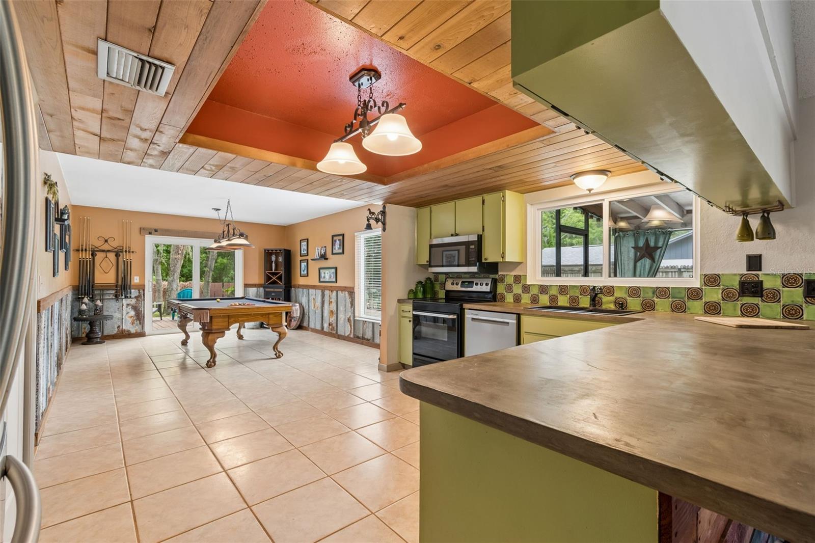 Image 31 of 73 For 2525 Victarra Circle
