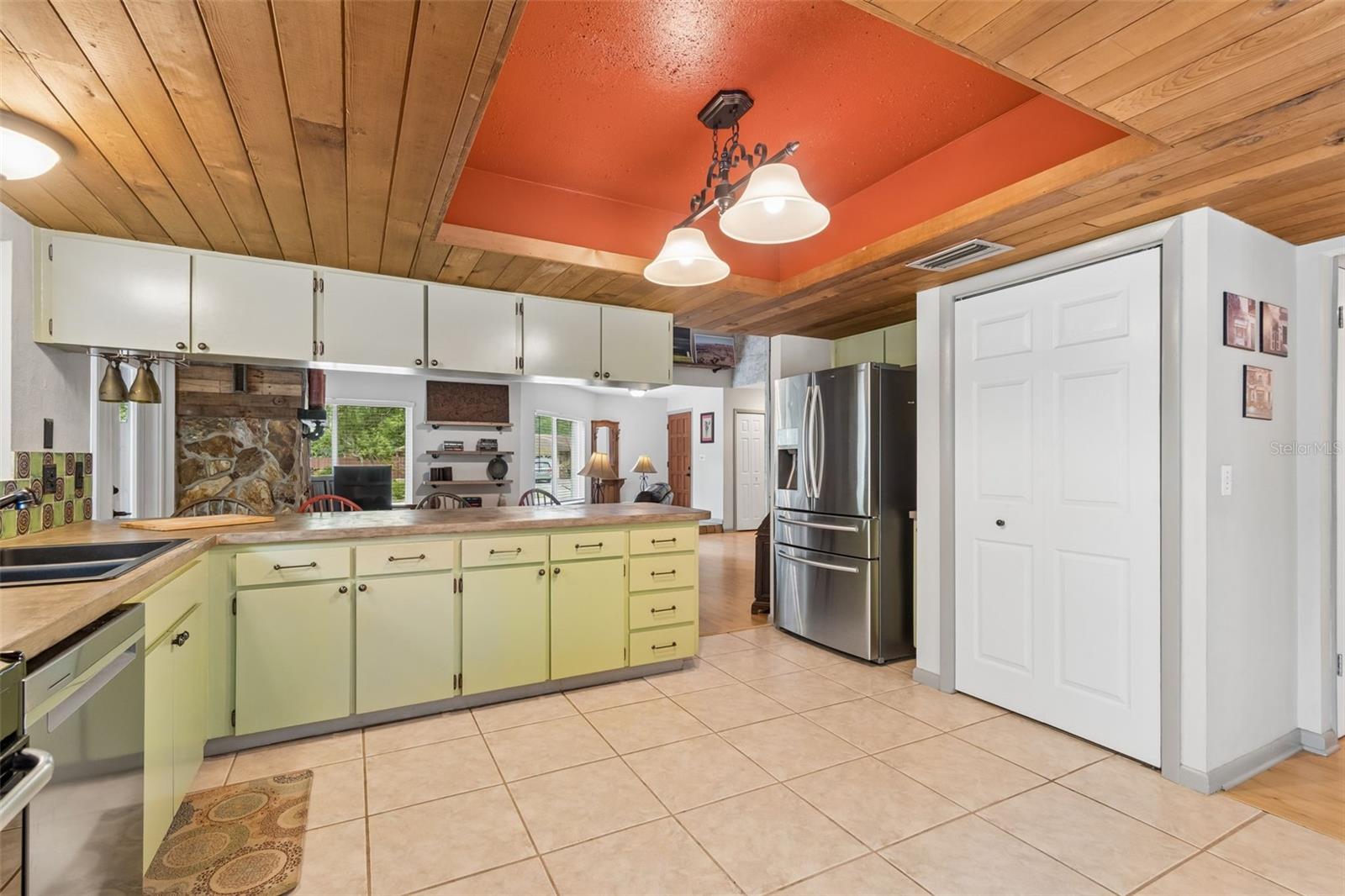 Image 32 of 73 For 2525 Victarra Circle