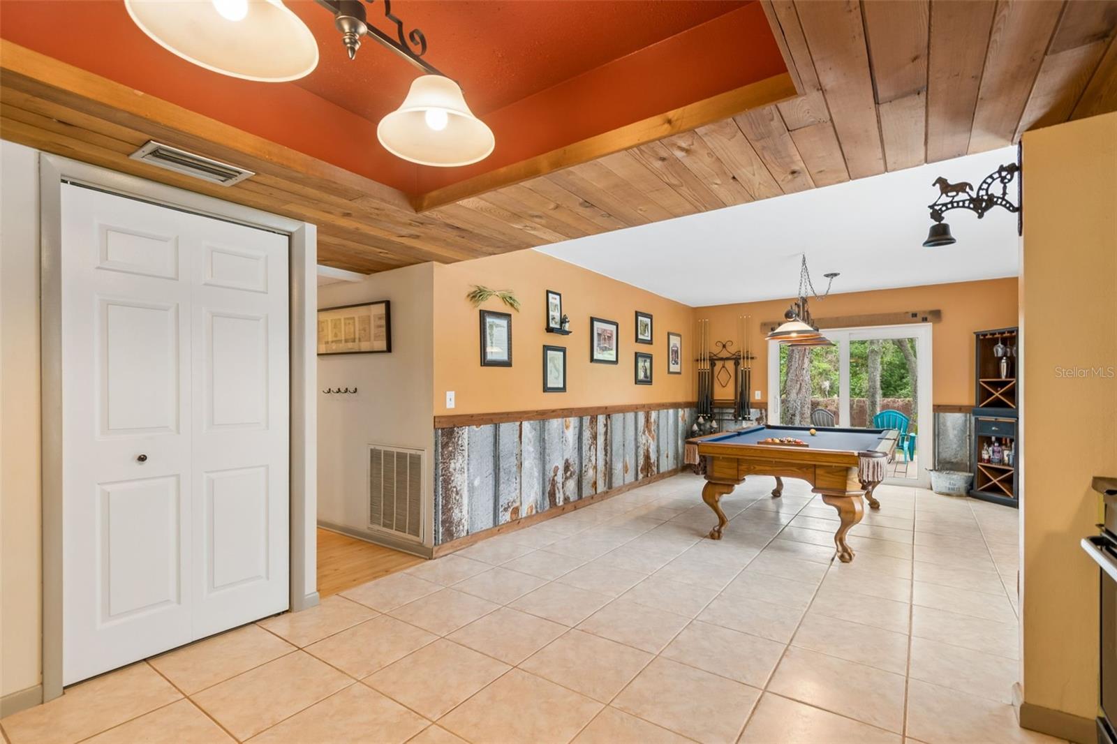 Image 33 of 73 For 2525 Victarra Circle