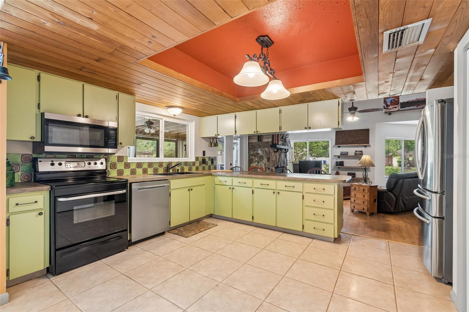 Image 5 of 73 For 2525 Victarra Circle