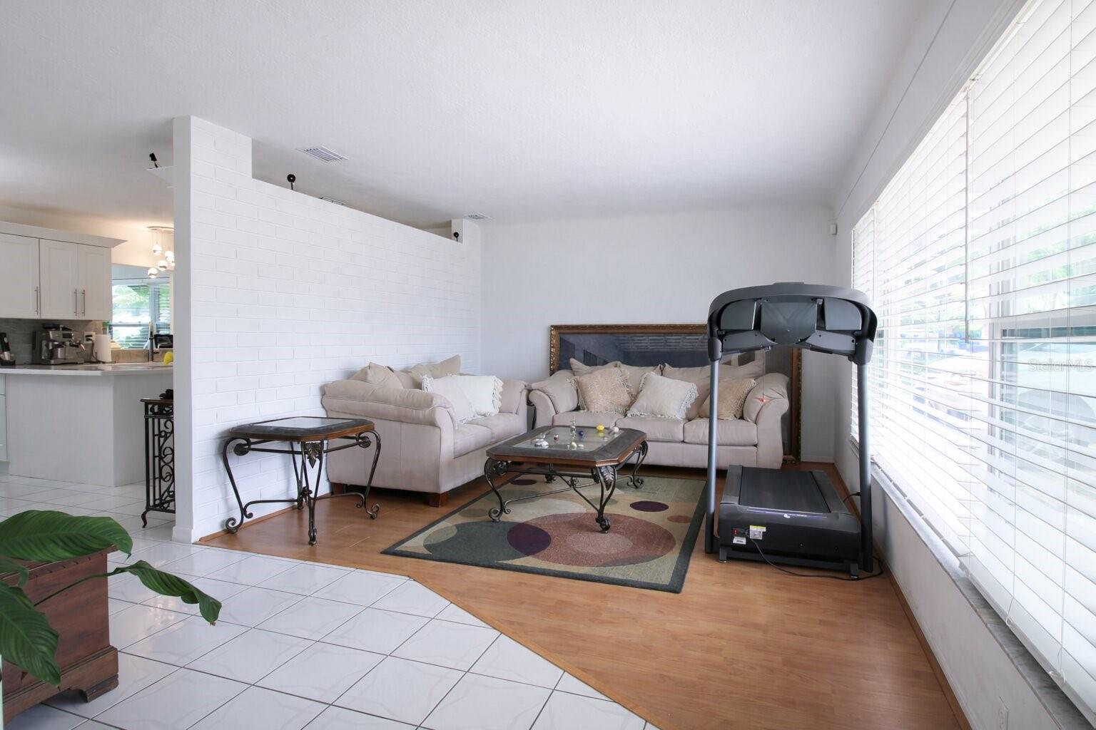 Image 6 of 27 For 4581 21st Avenue N