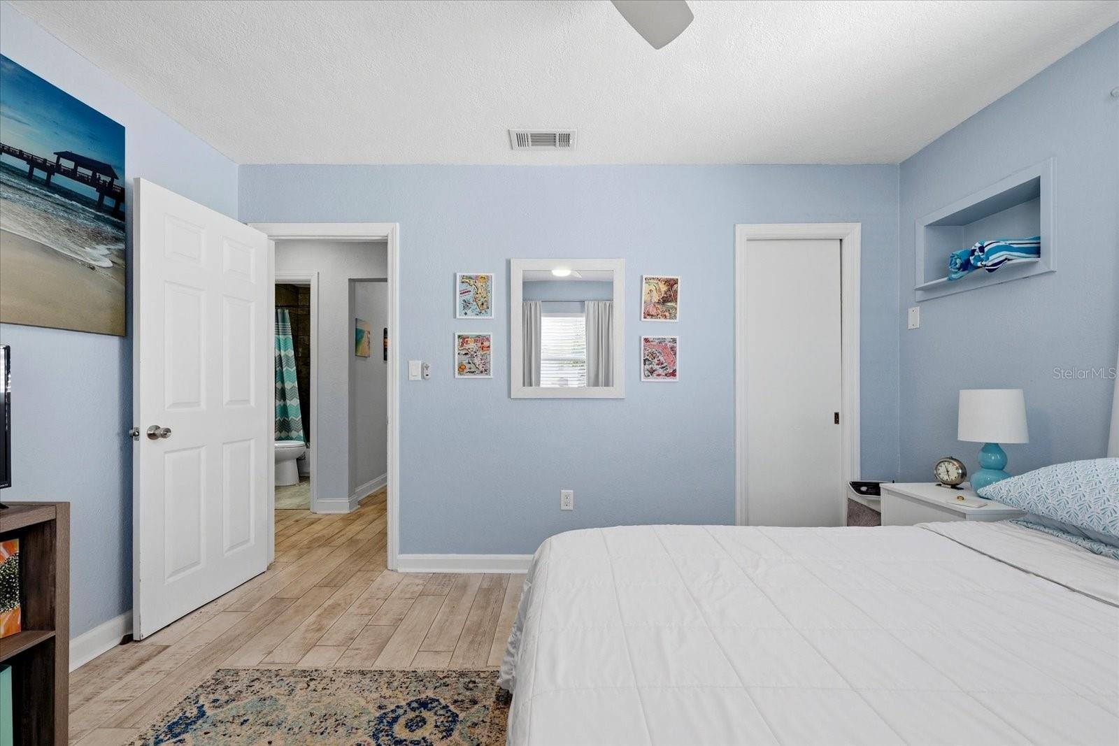 Image 15 of 45 For 712 Glenwood Avenue