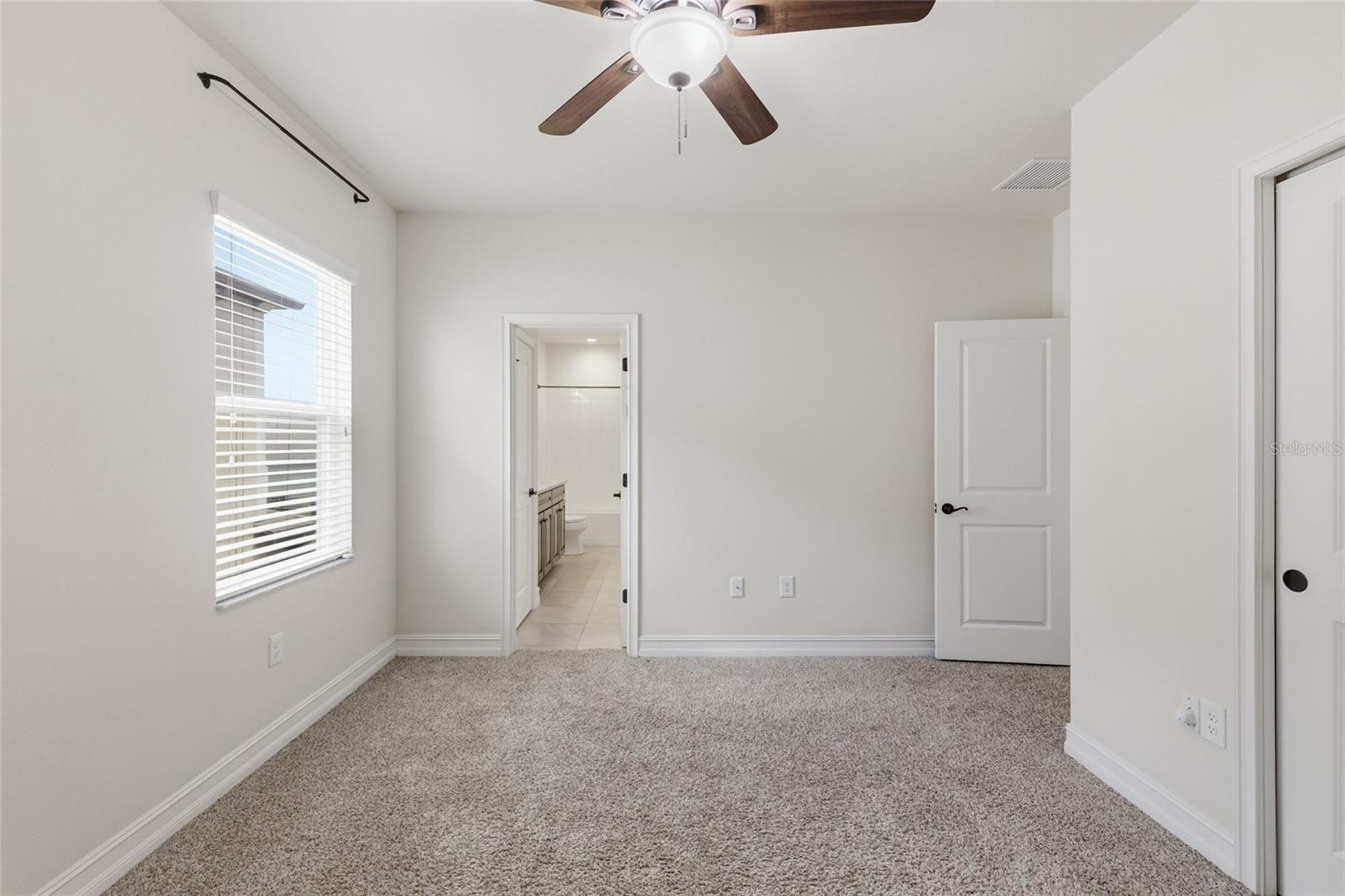 Image 28 of 47 For 33140 Azalea Ridge Drive