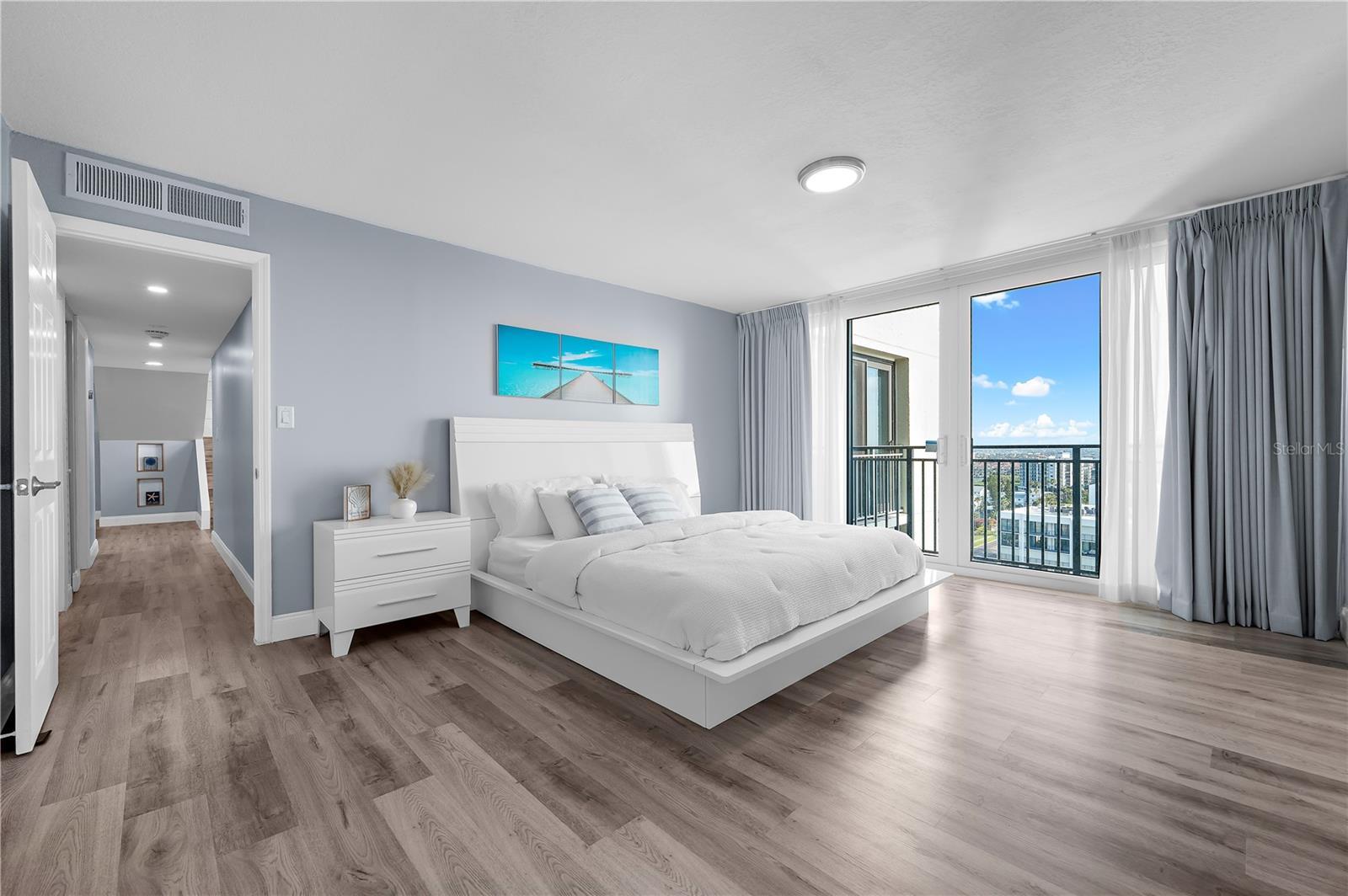 Image 32 of 85 For 1380 Gulf Boulevard Ph 5