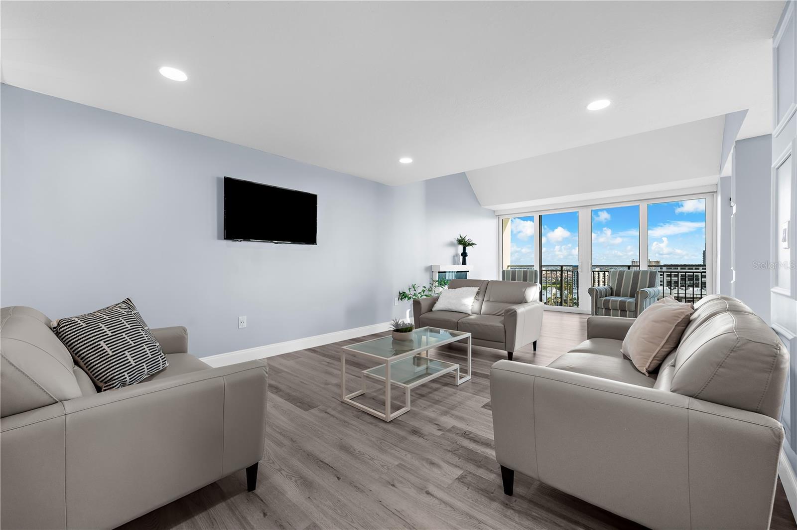 Image 9 of 85 For 1380 Gulf Boulevard Ph 5