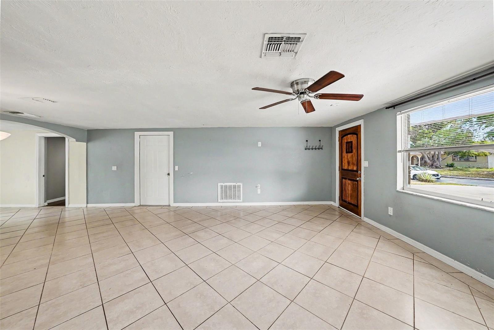 Image 7 of 32 For 6145 Maplewood Drive